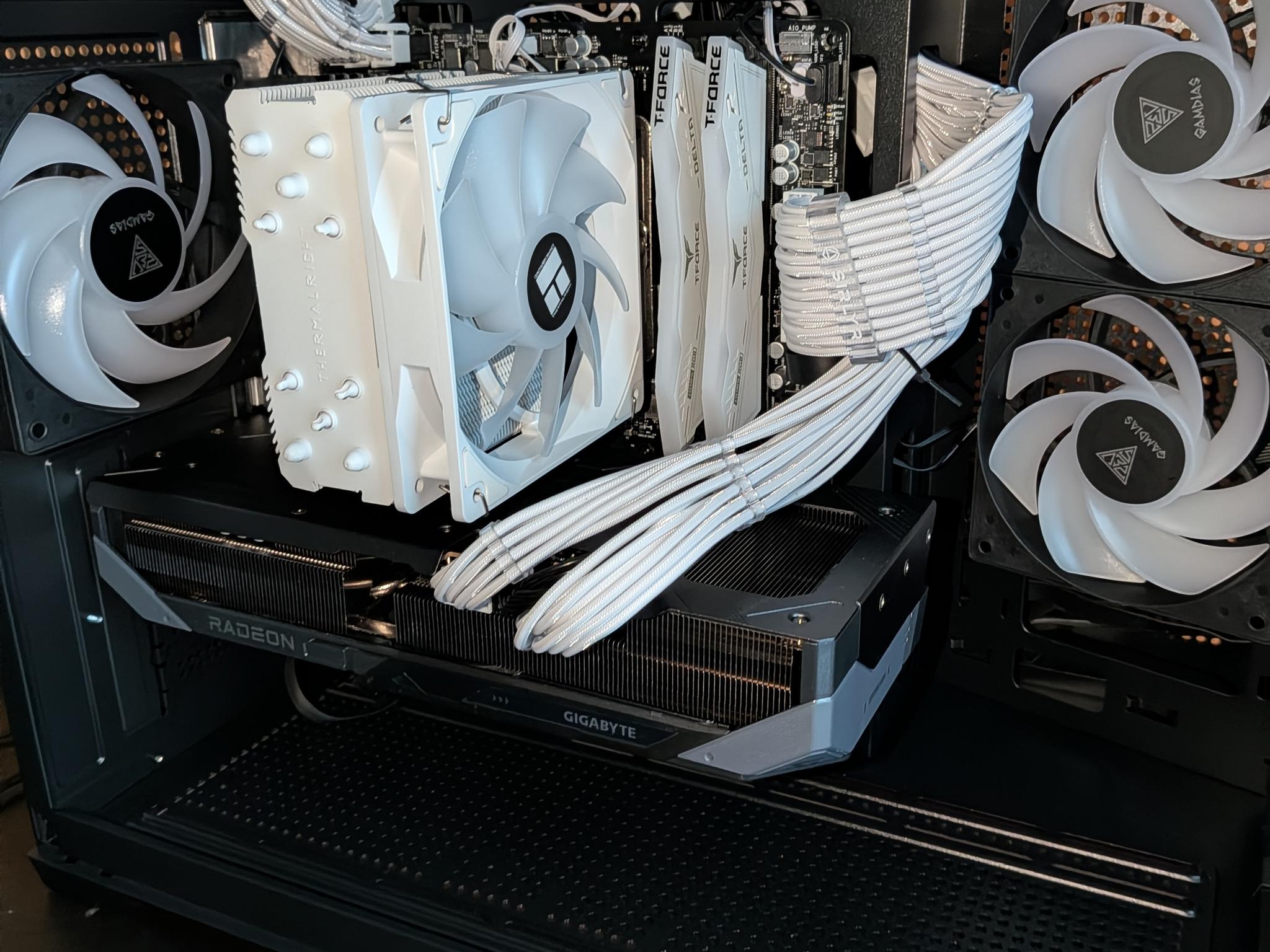 Ryzen 5 7600 | Rx 9070 XT | 16GB DDR5 | 1TB NVMe | 750W