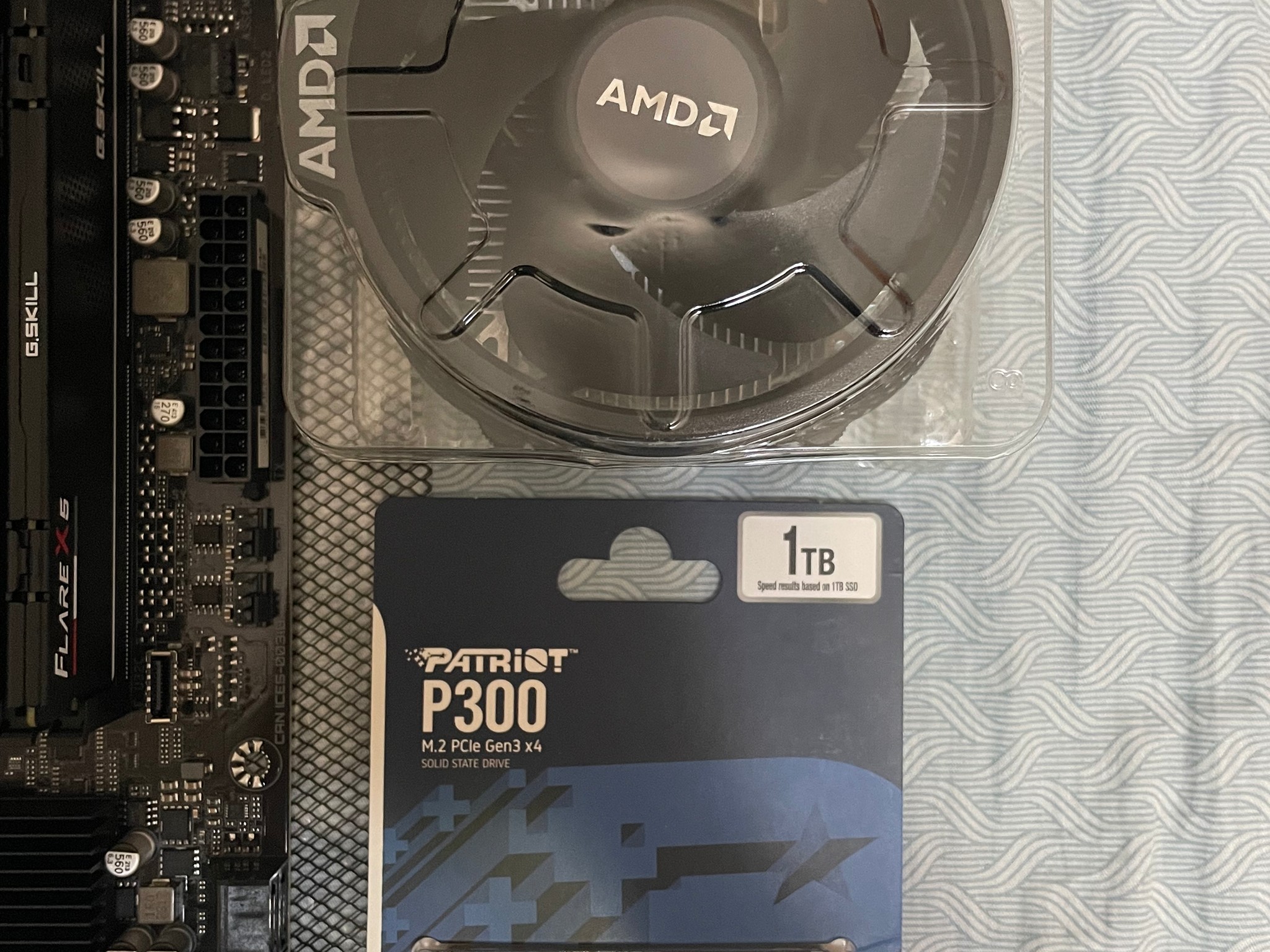 [AM5 Bundle] AMD Ryzen 5 7500F / Gigabyte B650M DS3H / G.Skill 32GB DDR5-6000 / 1TB SSD
