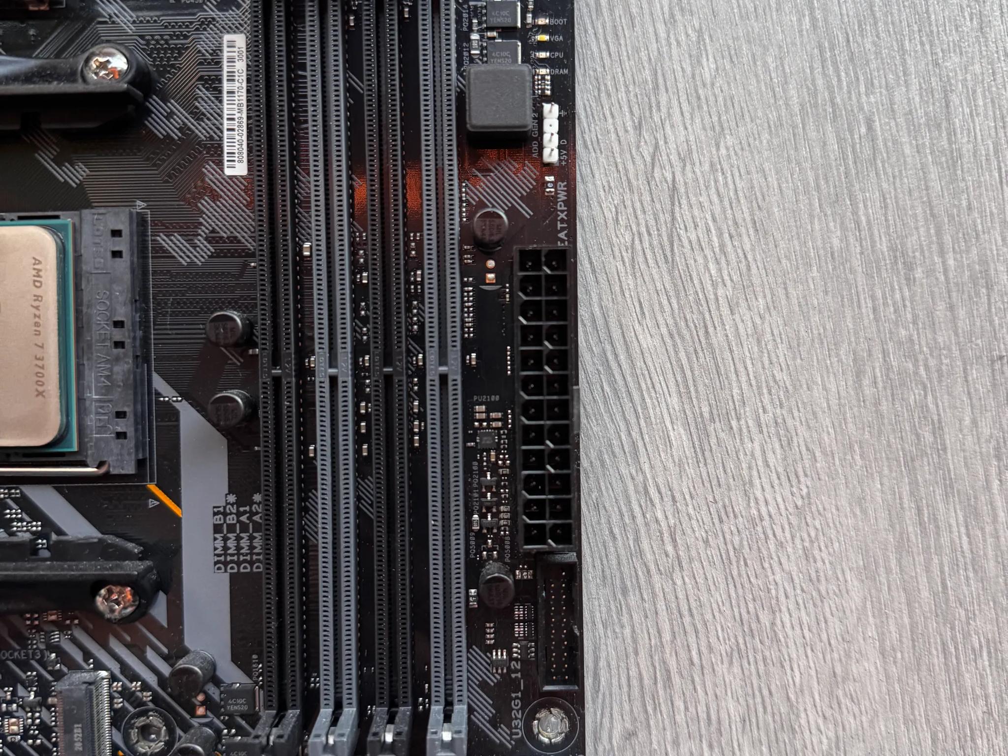 AMD Ryzen 7 3700X and ASUS TUF GAMING X570-PLUS (WI-FI)