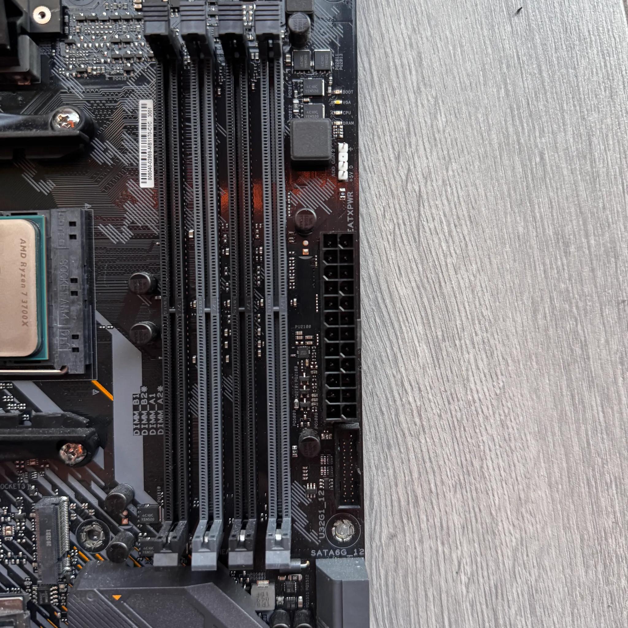 AMD Ryzen 7 3700X and ASUS TUF GAMING X570-PLUS (WI-FI)