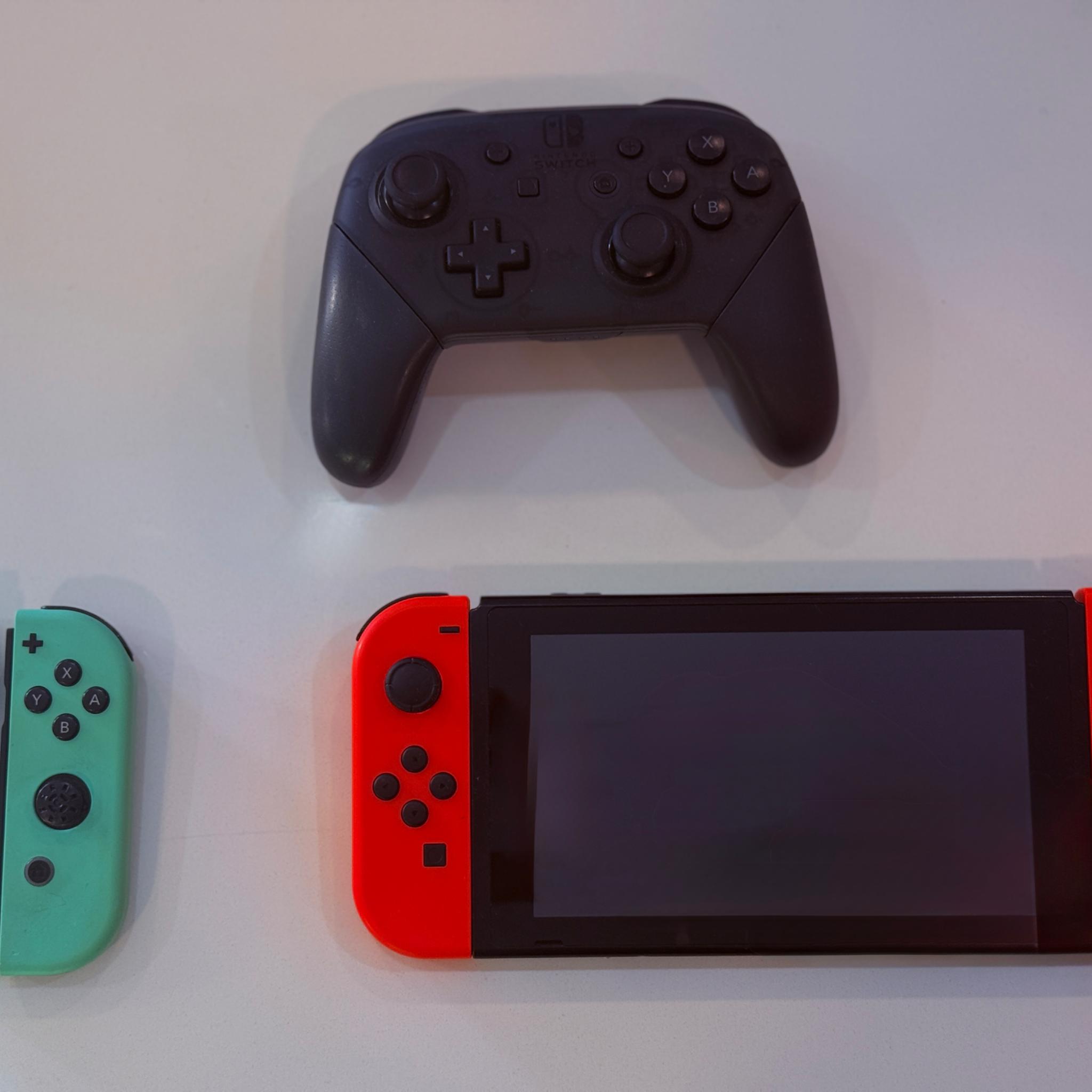 HUGE Switch Bundle 🎮 Controllers N’ Games