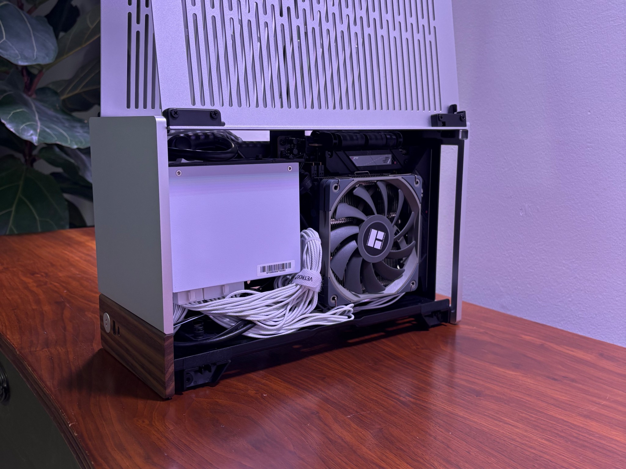 RTX 5080 FE | Ryzen 7 7800X3D | 32GB DDR5 | 2TB SSD | 850W PSU | 1x 120mm Fan | Fractal Terra ITX