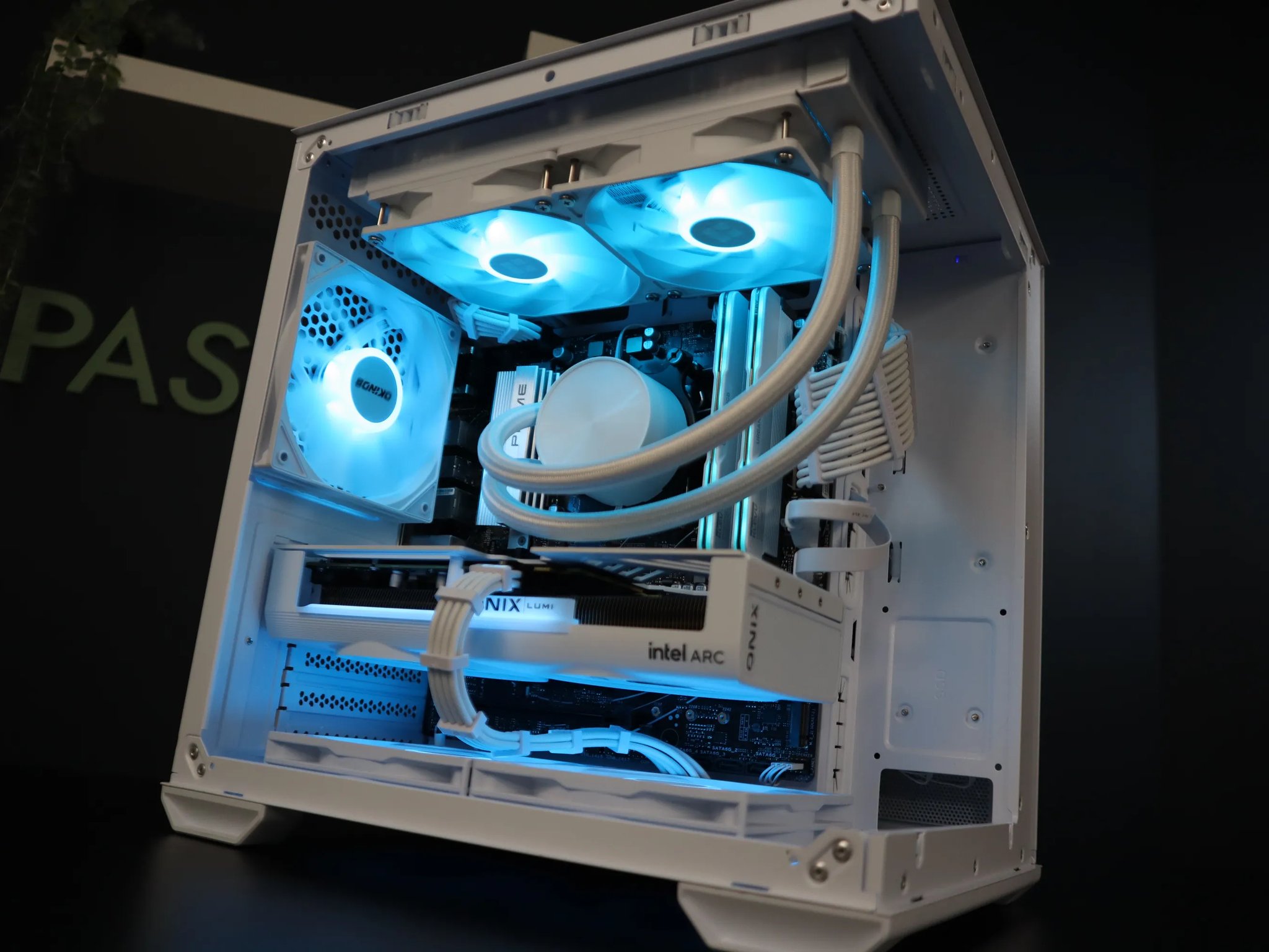 NEW GAMING PC | RYZEN 7600X | INTEL B580 12BG | 1TB | WHITE | All Parts Brand New