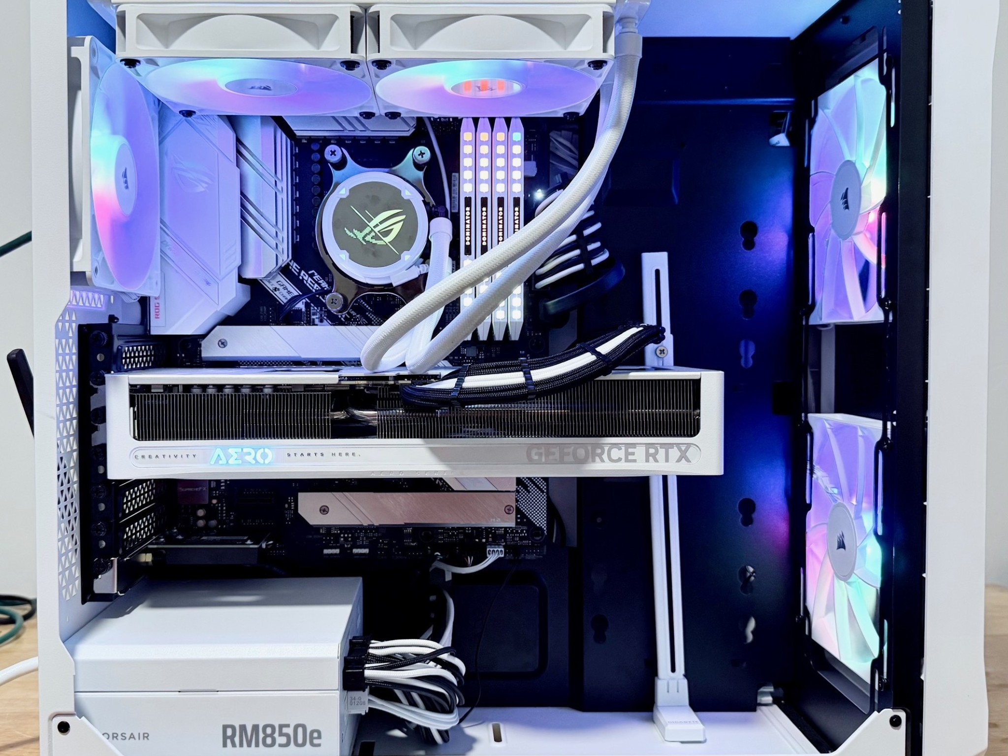 Gaming PC Monochrome RTX 5070 OC 12GB