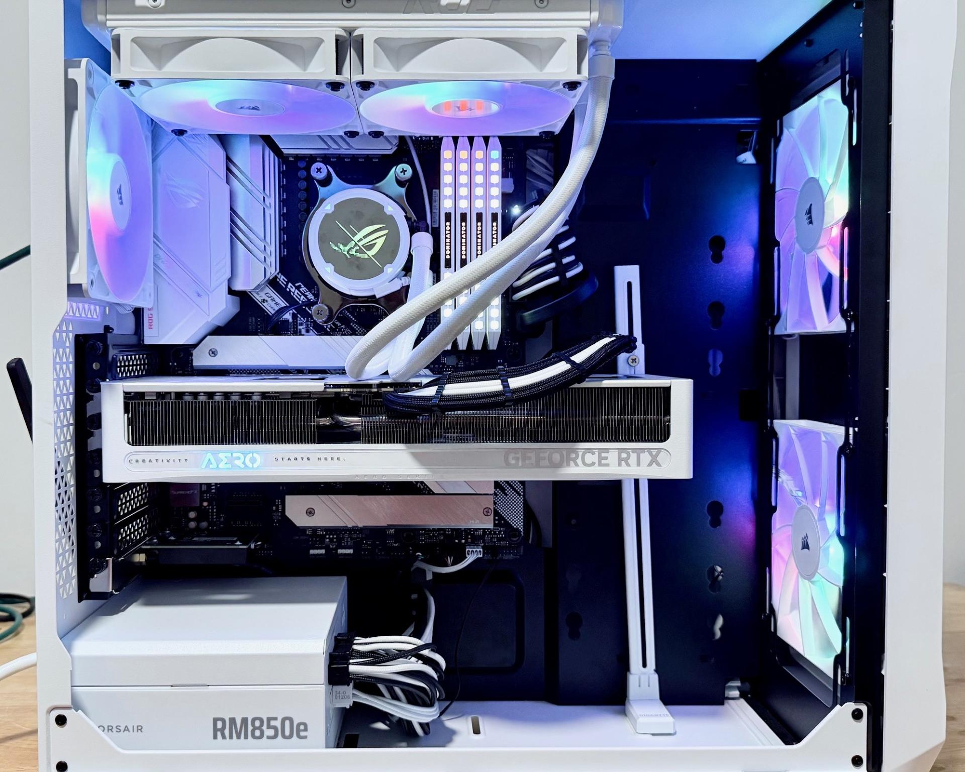 Gaming PC Monochrome RTX 5070 OC 12GB