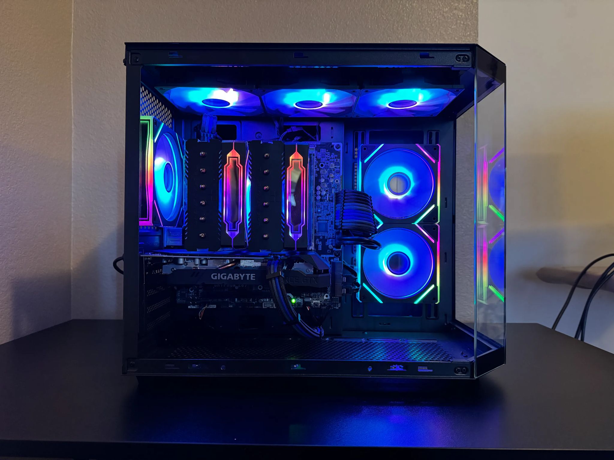 i7 4770K | GeForce GTX 1660 Ti | 16GB Ram | 1.5 TB Storage | WiFi & Bluetooth