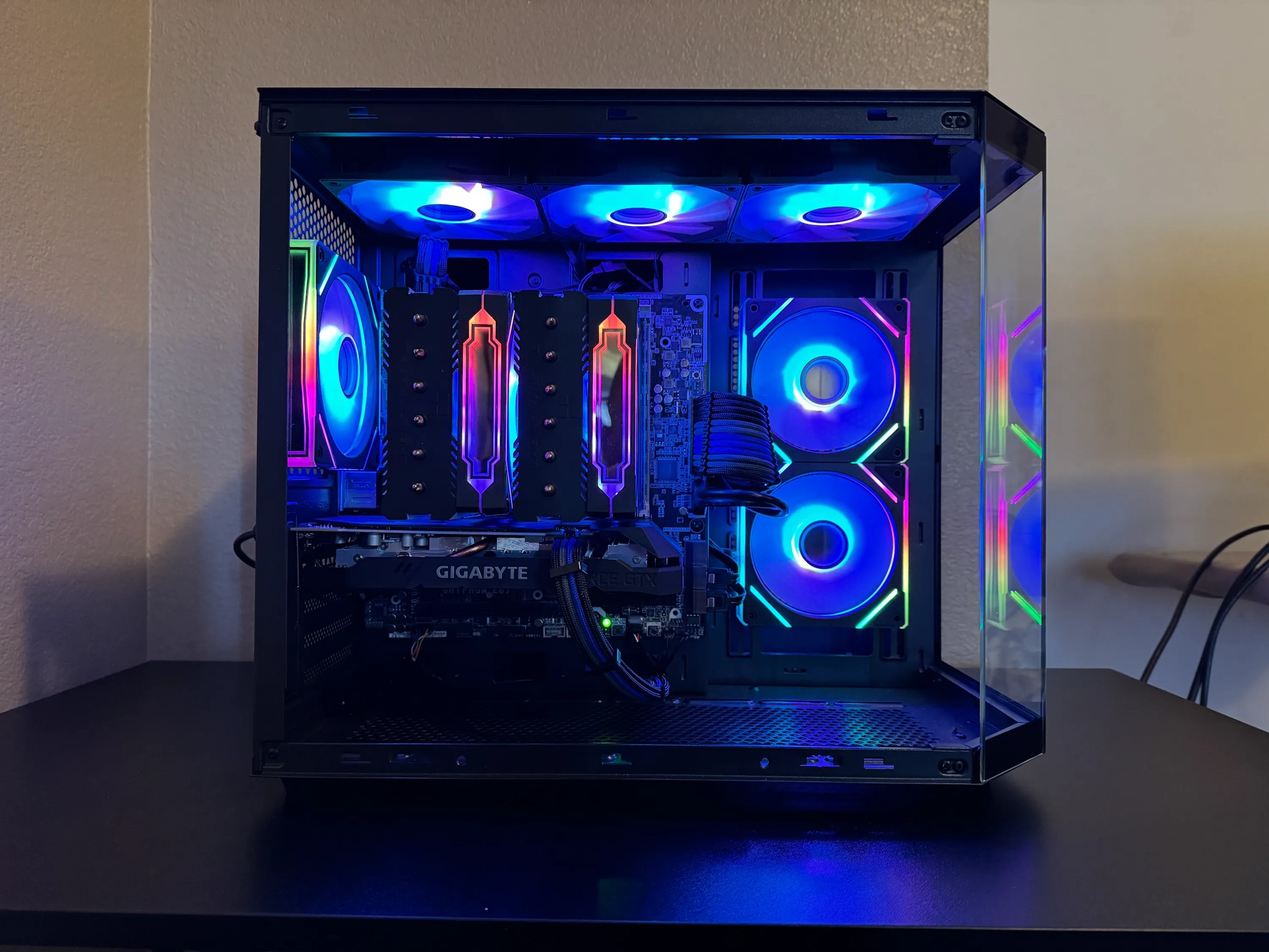 i7 4770K | GeForce GTX 1660 Ti | 16GB Ram | 1.5 TB Storage | WiFi & Bluetooth