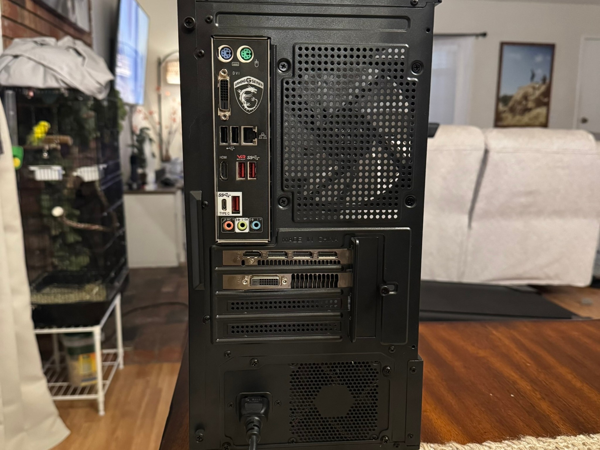 "E-Sports" | XFX RX 570 | Intel Core i5 7500 | 20GB DDR4 | 700GB SSD/HDD