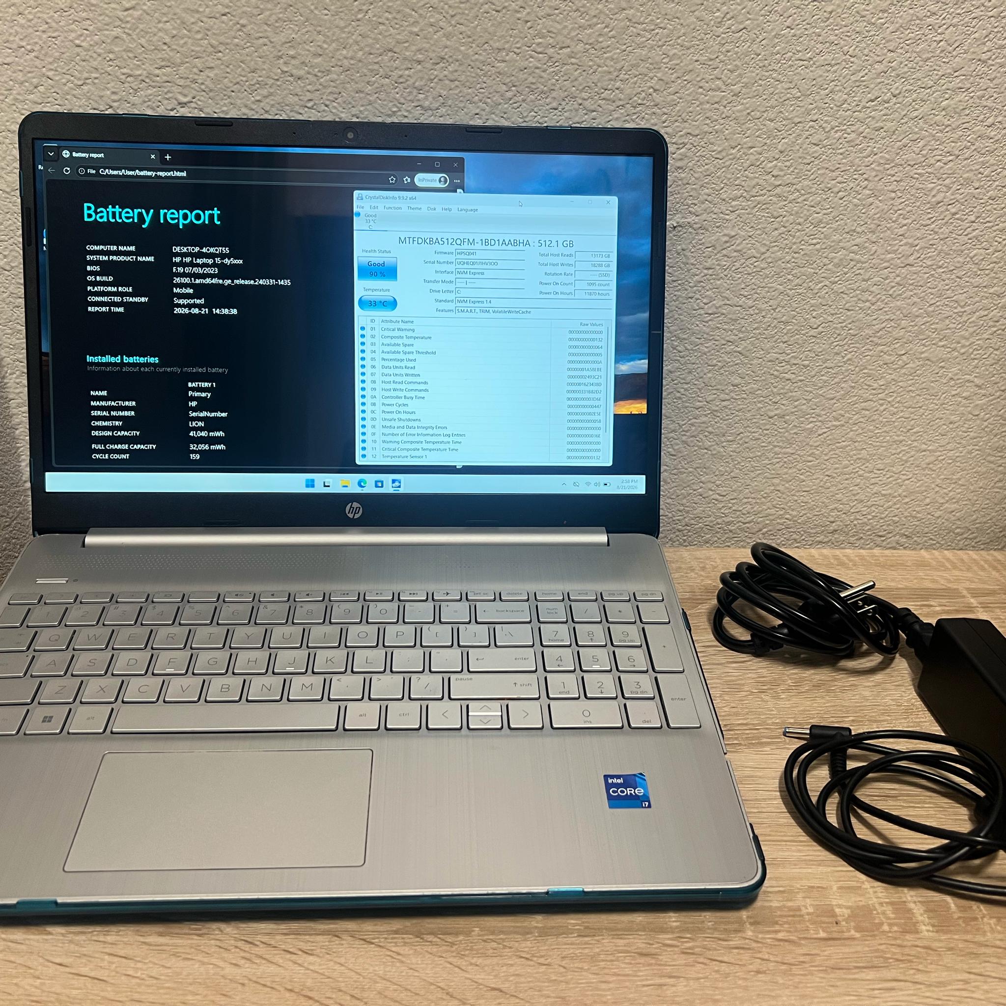 HP 15-dy5073dx - Core i7-1255U - 512GB SSD - 16GB RAM - Case & charger!