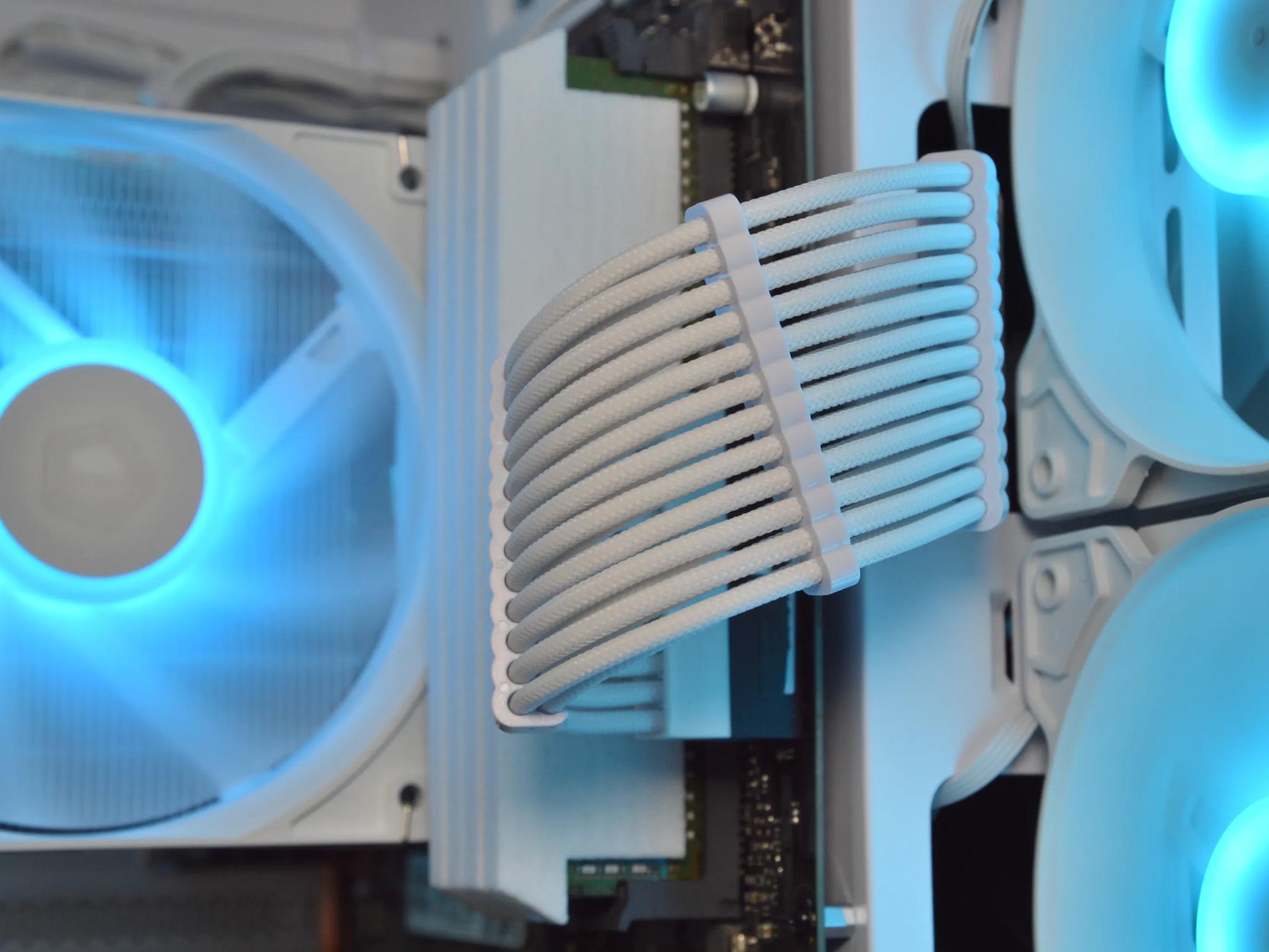 ❄️❄️| RTX 3060 Ti 8GB | RYZEN 5 5600 | 32GB DDR4 RAM | 1TB NVME SSD | The Snowflake |