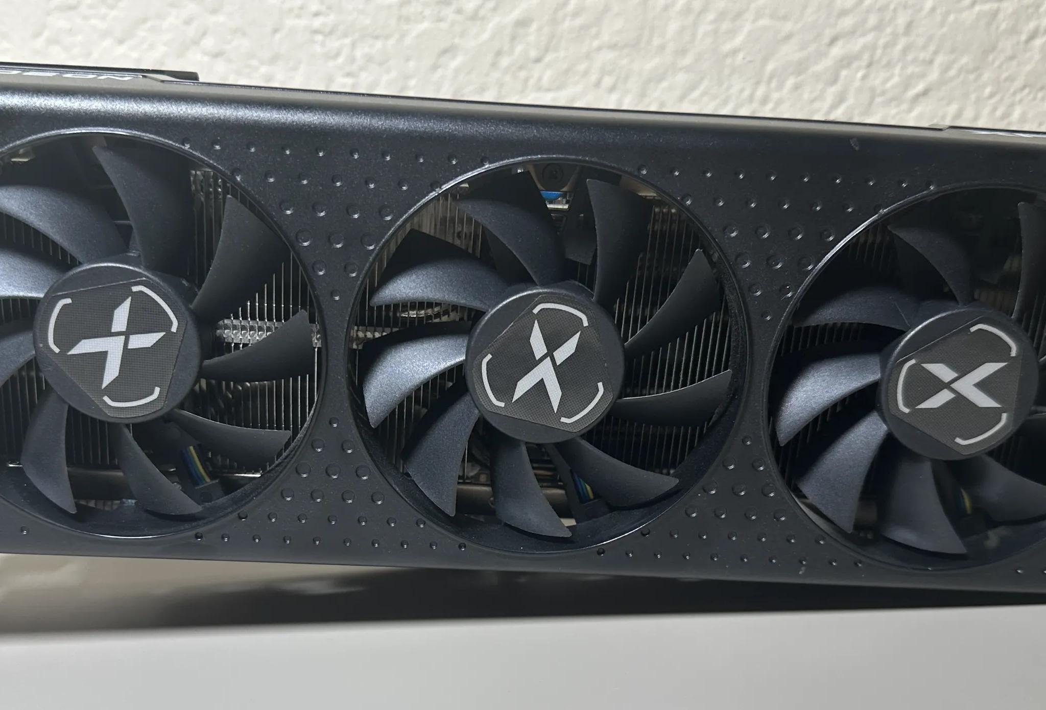 XFX Speedster QICK 308 AMD Radeon RX 6600 XT