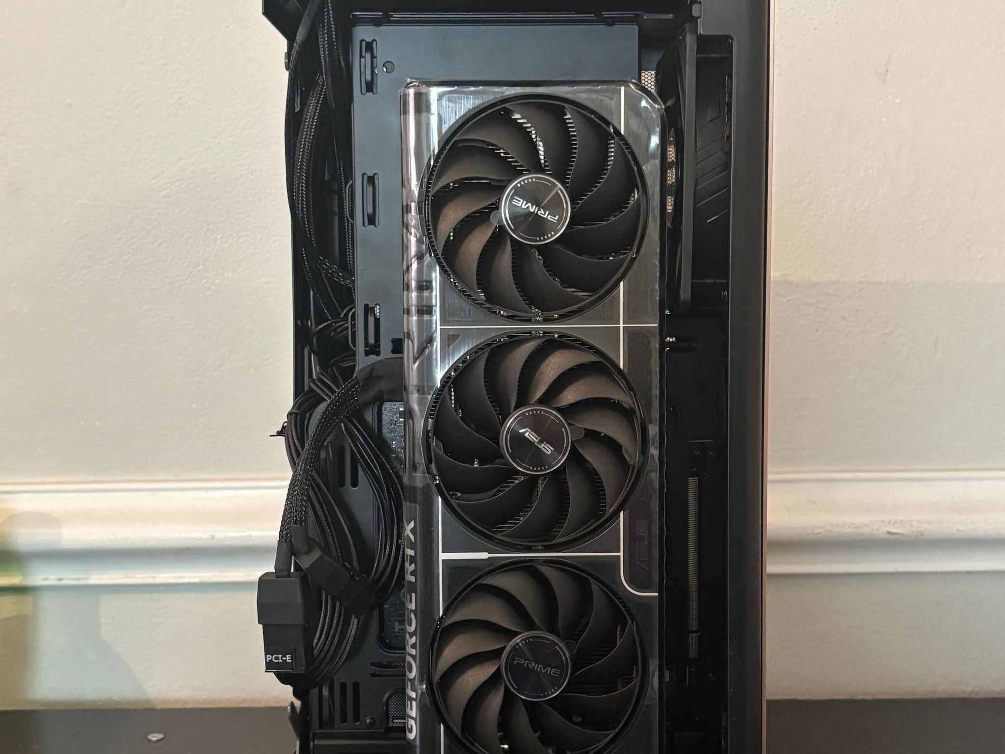 “Honey it’s for work” - 250k 5070 ITX PC