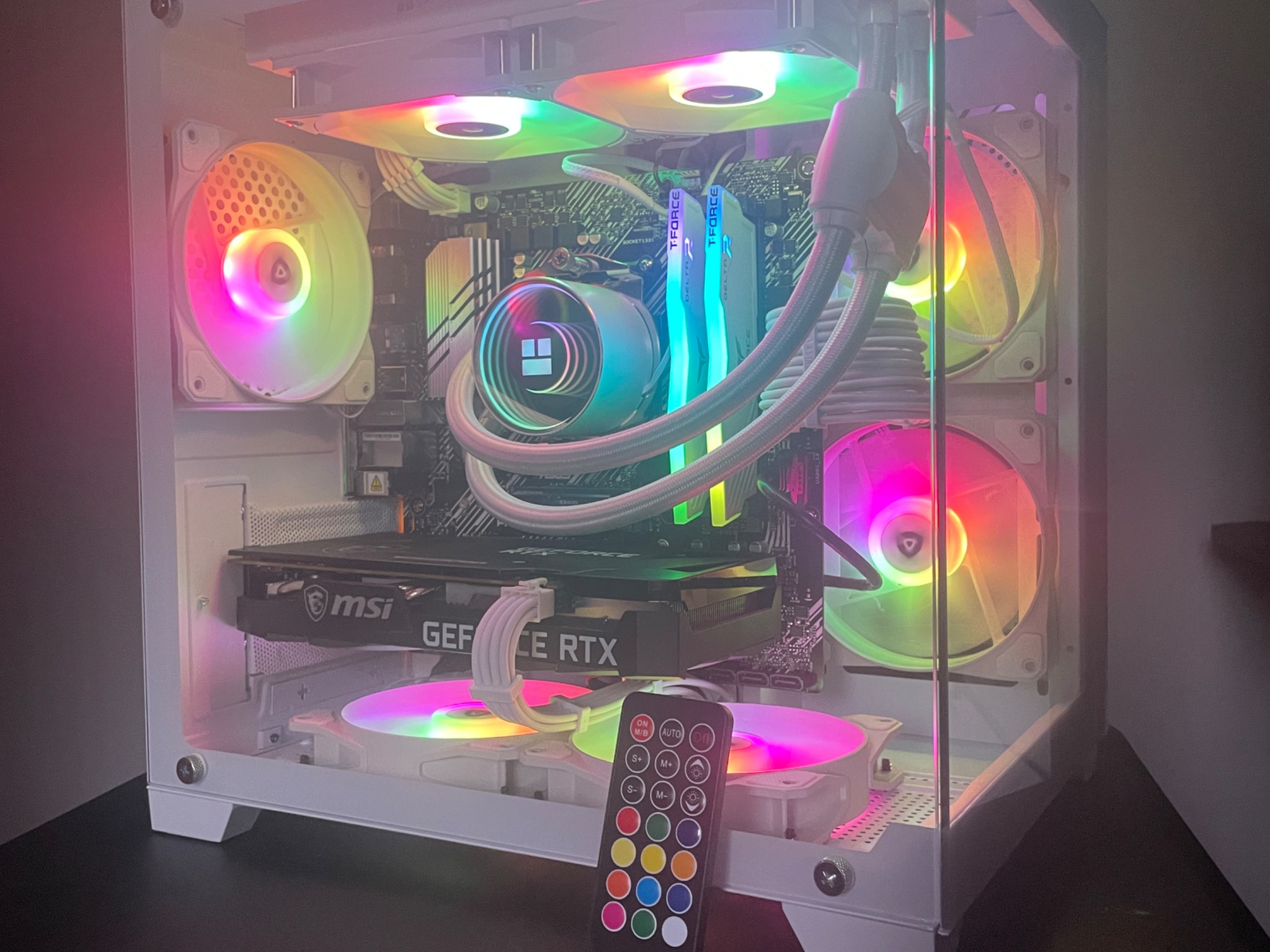 White 1080p/1440p Gaming PC – Liquid Cooled & High FPS