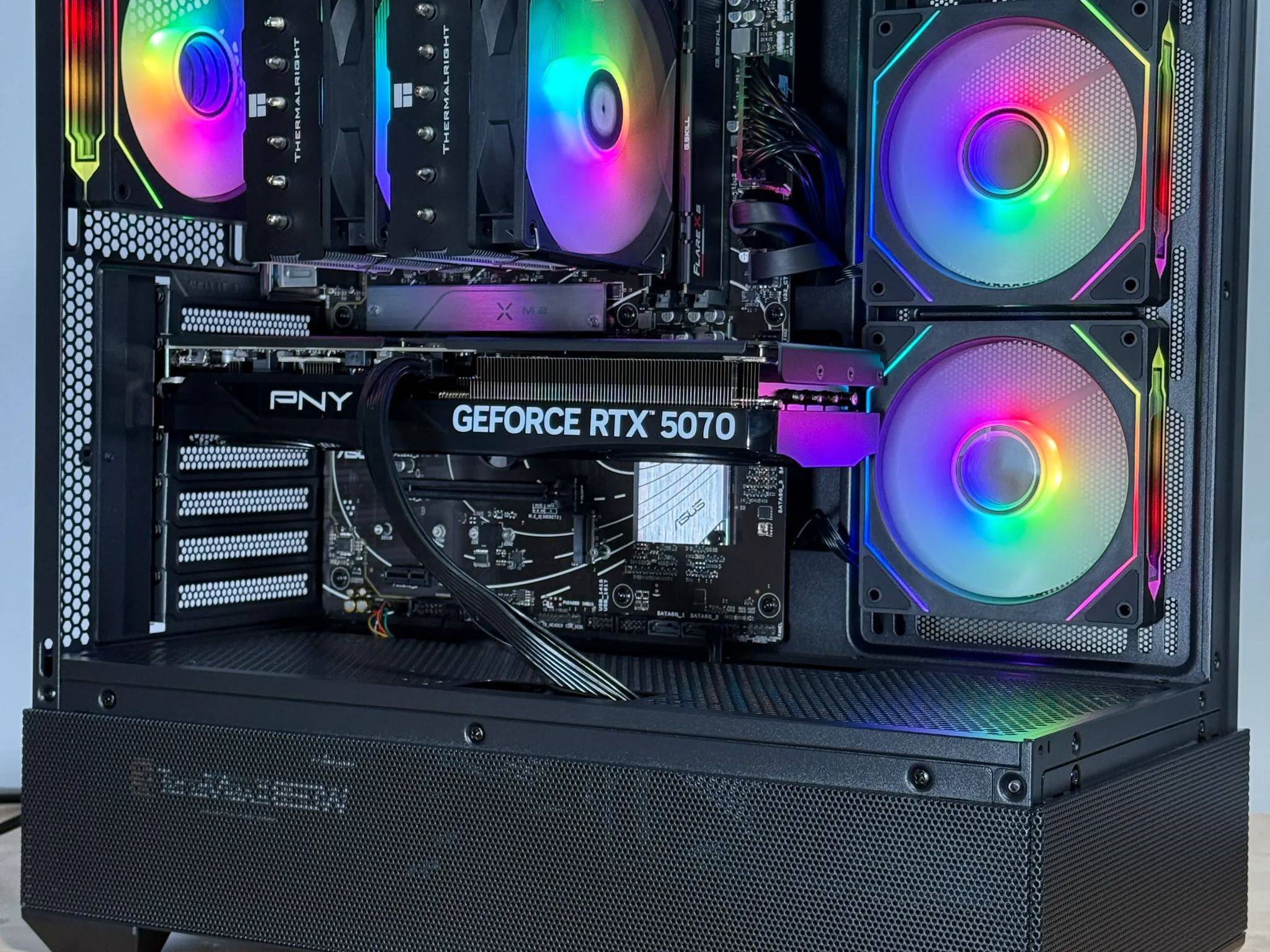 RTX 5070 and Ryzen 7 7800x3d Gaming PC