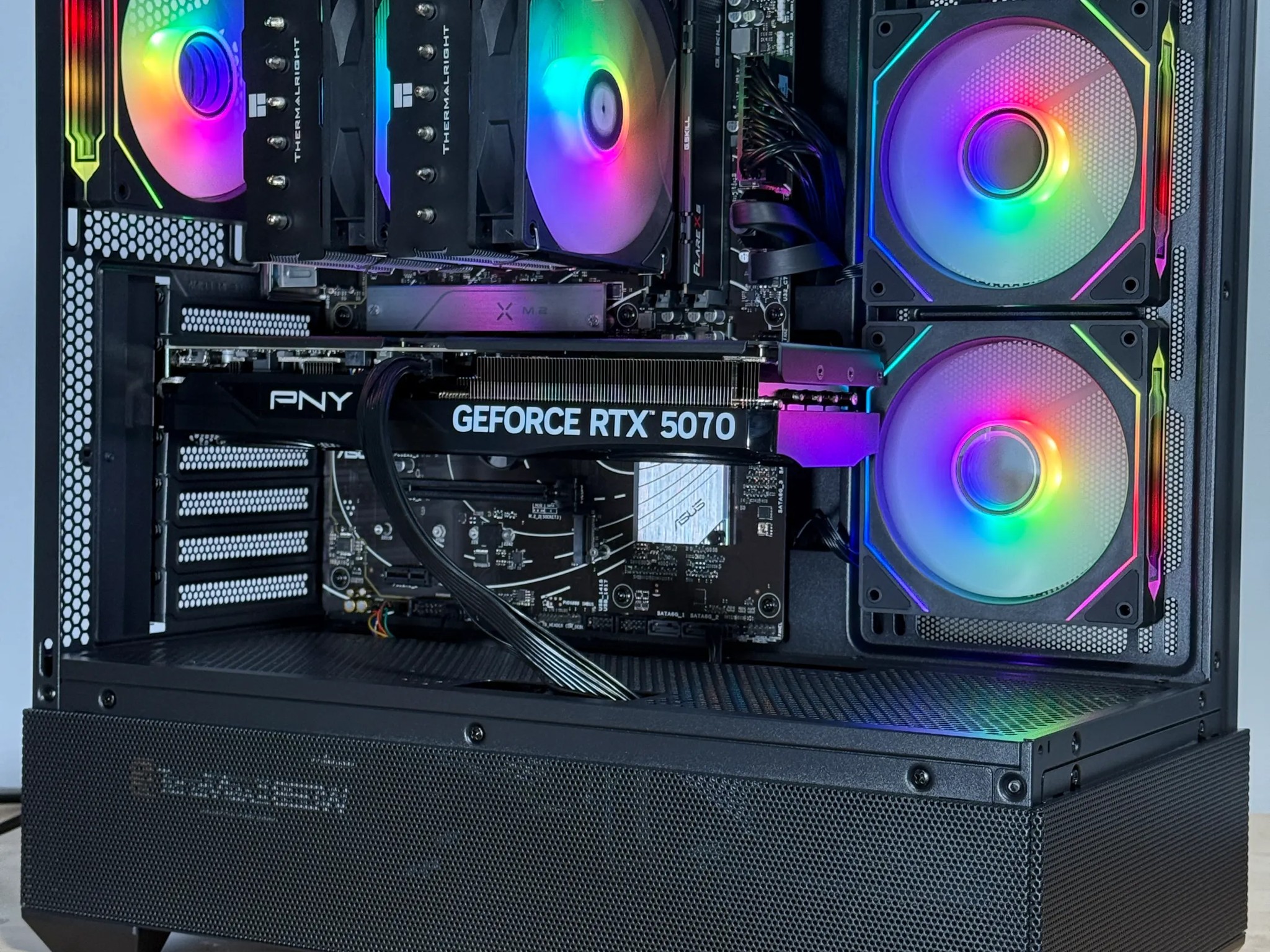 RTX 5070 and Ryzen 7 7800x3d Gaming PC
