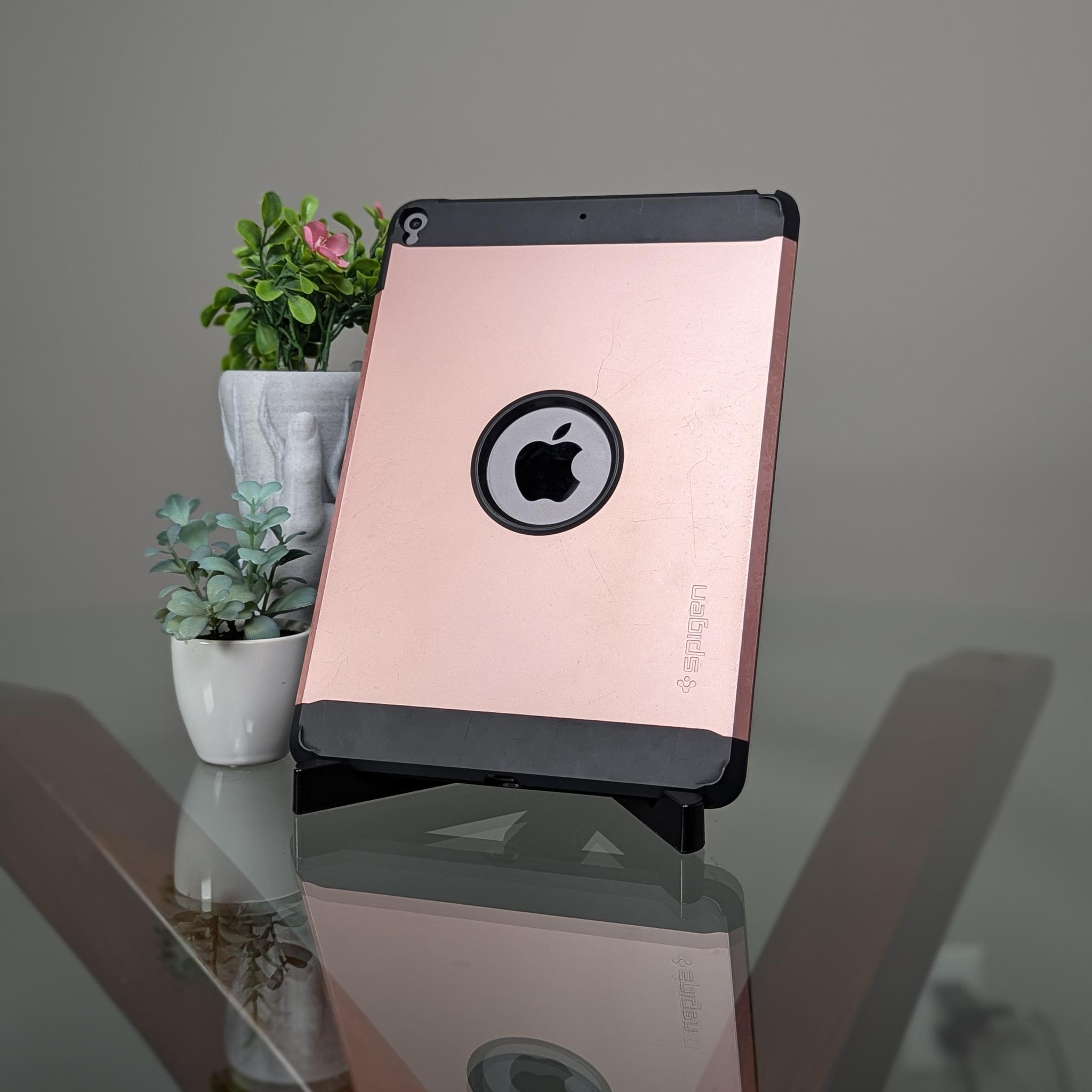iPad Air 3rd Gen | 64 GB | Near Mint Condition! | Case, Screen Protector, Charger, & Cable included