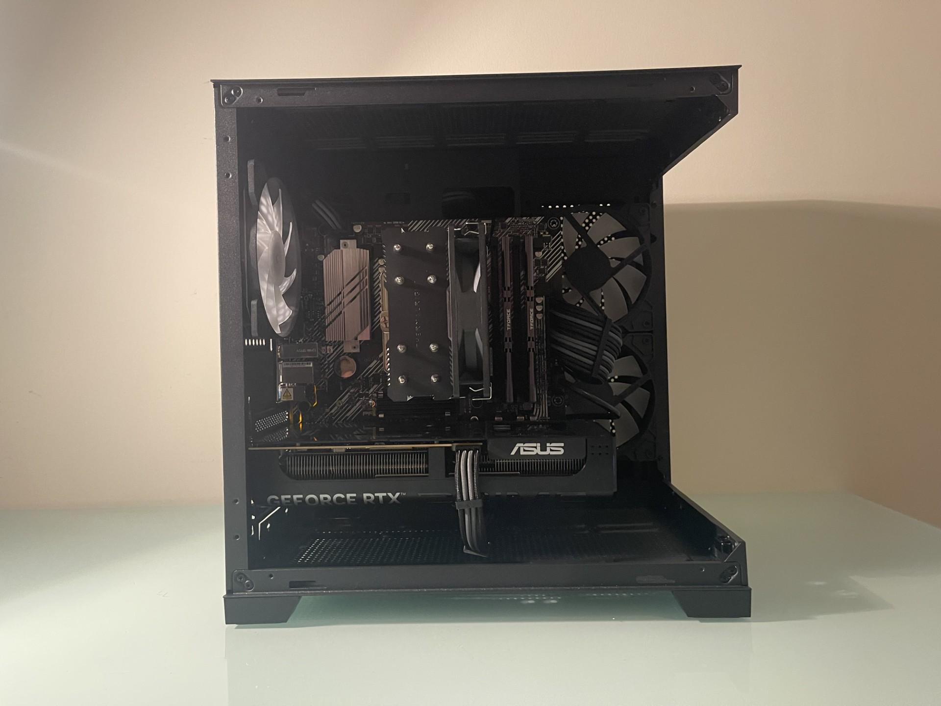New Black and Silver RTX 5060 PC | Ryzen 5 * 1TB NVME SSD * 650w PSU