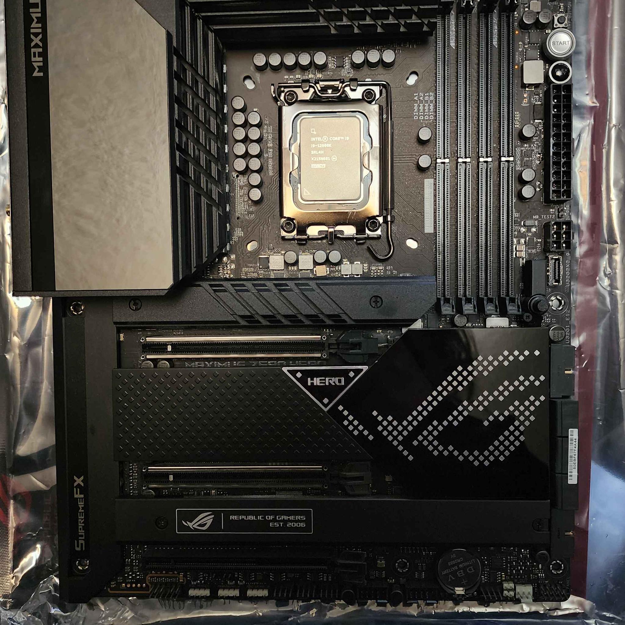 ASUS ROG MAXIMUS Z690 HERO Motherboard + Intel i9-12900K CPU