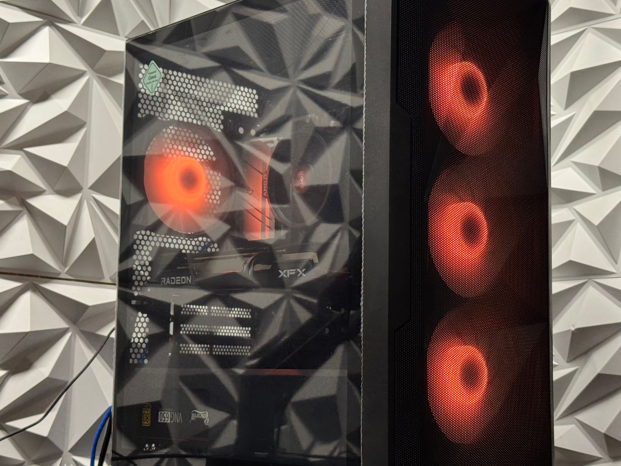 RX 6600 / Ryzen 5 5500 / 16GB DDR4 RAM / 512GB SSD / Gaming pc