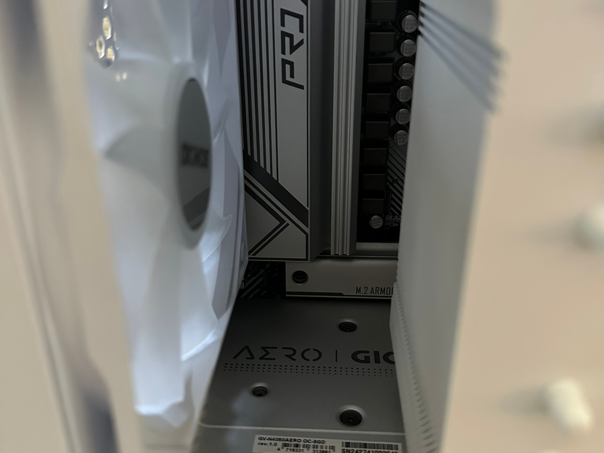 Ryzen 5 8400F / RTX 4060 / 512GB NVME / 16GB RAM