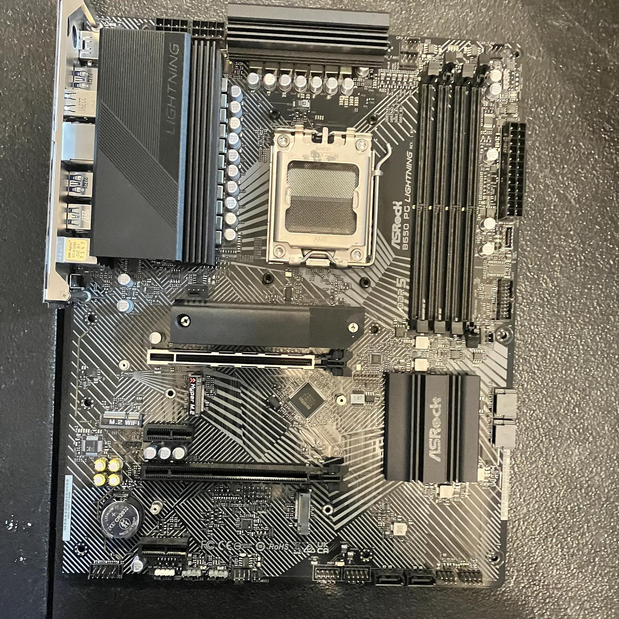 ASRock B650 PG Lightning Motherboard AM5 DDR5