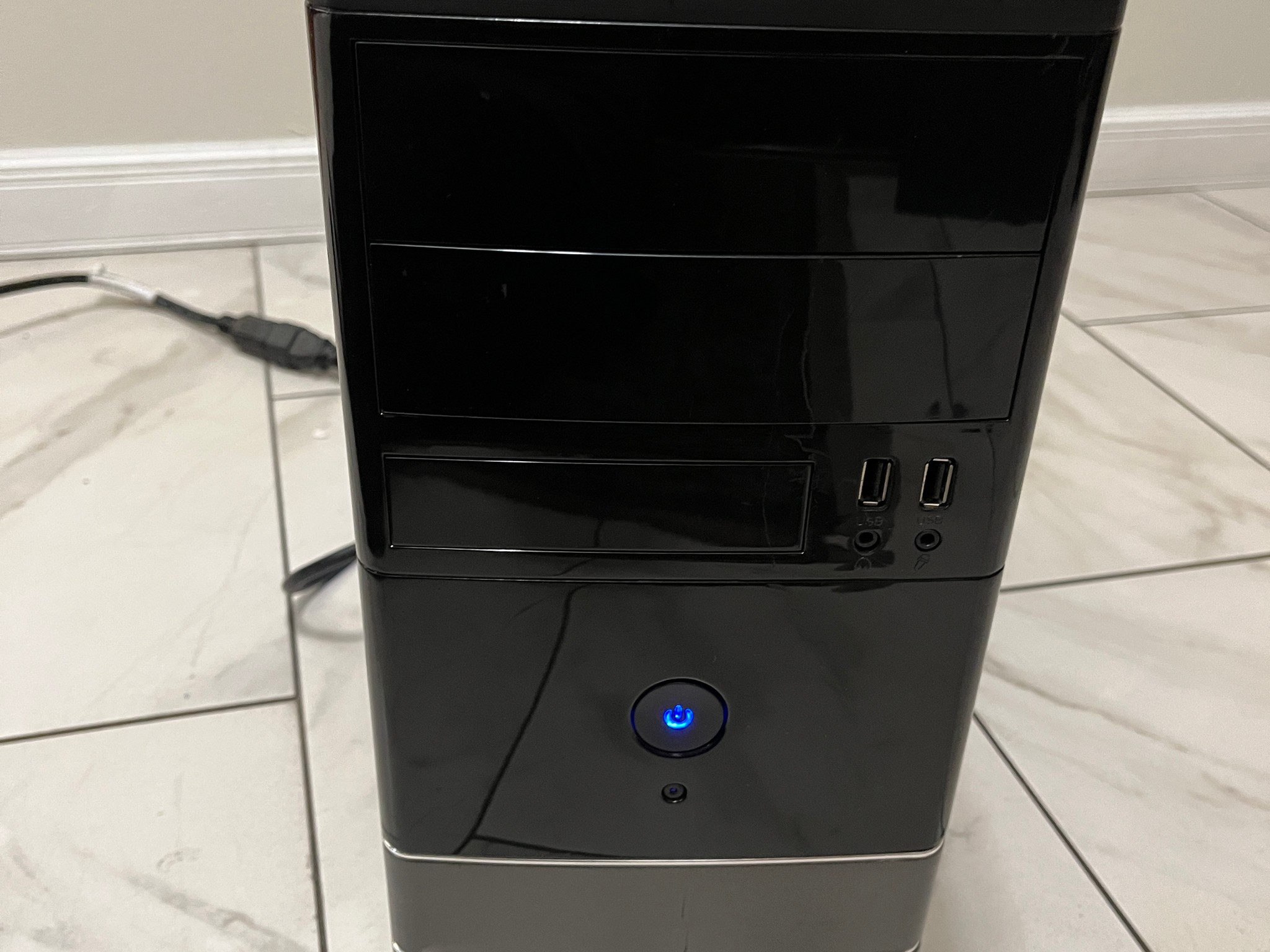 NVIDIA RTX 3060 Ti, Intel Core i5-8600, 16GB RAM, 500GB SSD - Sleeper Gaming PC w/ Wi-Fi & BT