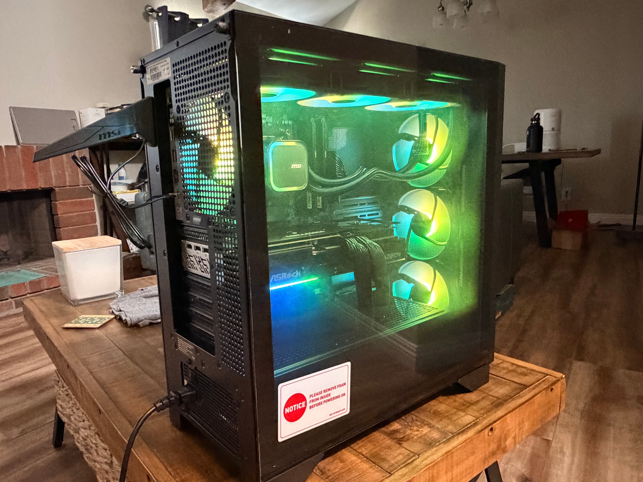MSI Aegis Gaming PC – Ryzen 9 9900X / RX 9070 XT 16GB / 32GB DDR5 / 2TB SSD