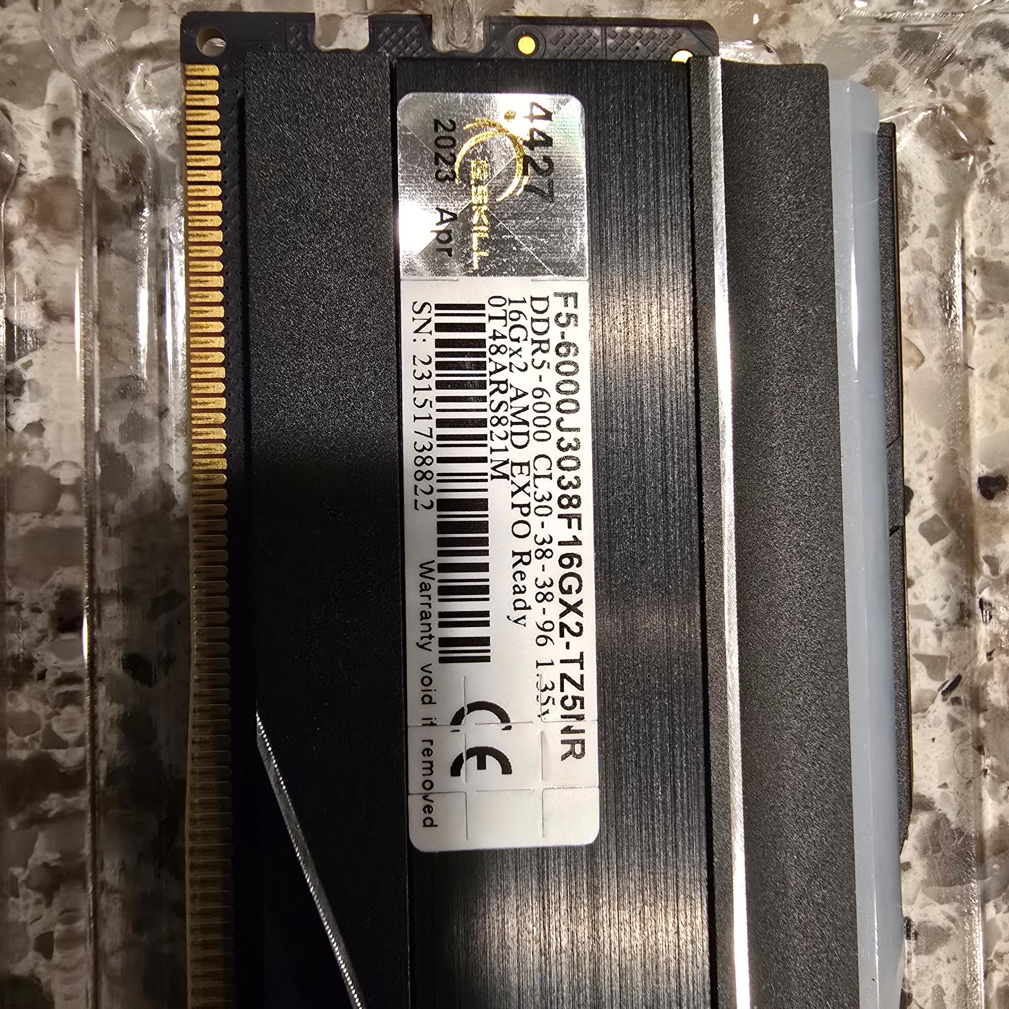 AMD Ryzen 9 9950X3d+Asus Crosshair X670E Hero+32GB DDR5 Gskill Trident Z Neo RGB 6000Mhz