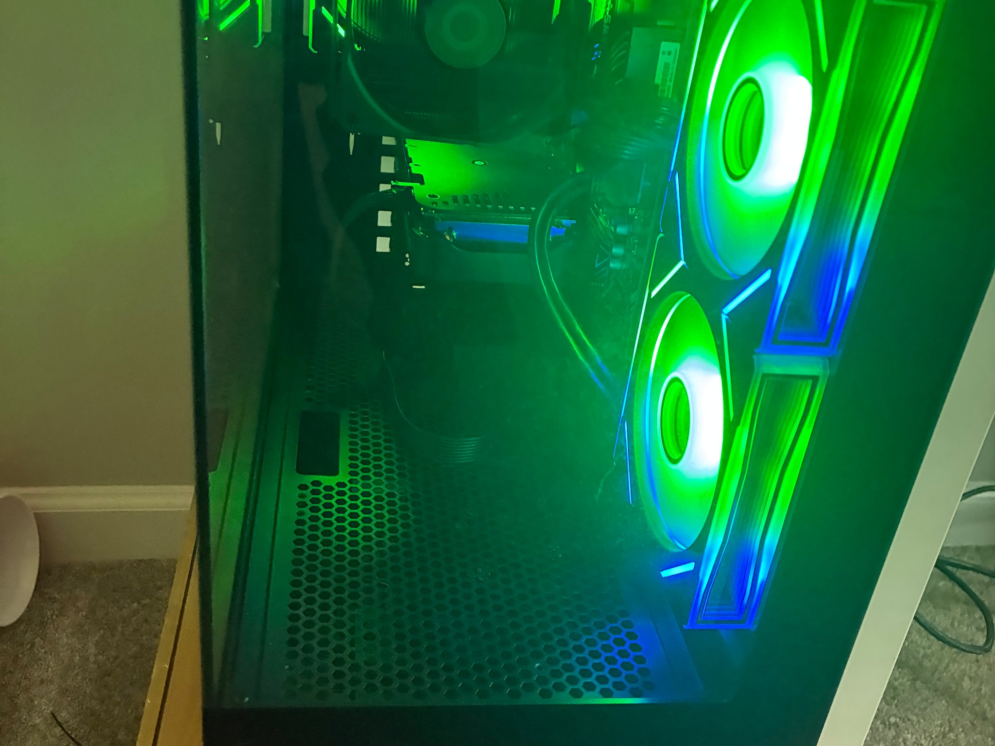 Radeon RX 9060 XT 8GB Custom Gaming PC - Ryzen 5 5600X, 32GB RAM, 1TB NVMe SSD