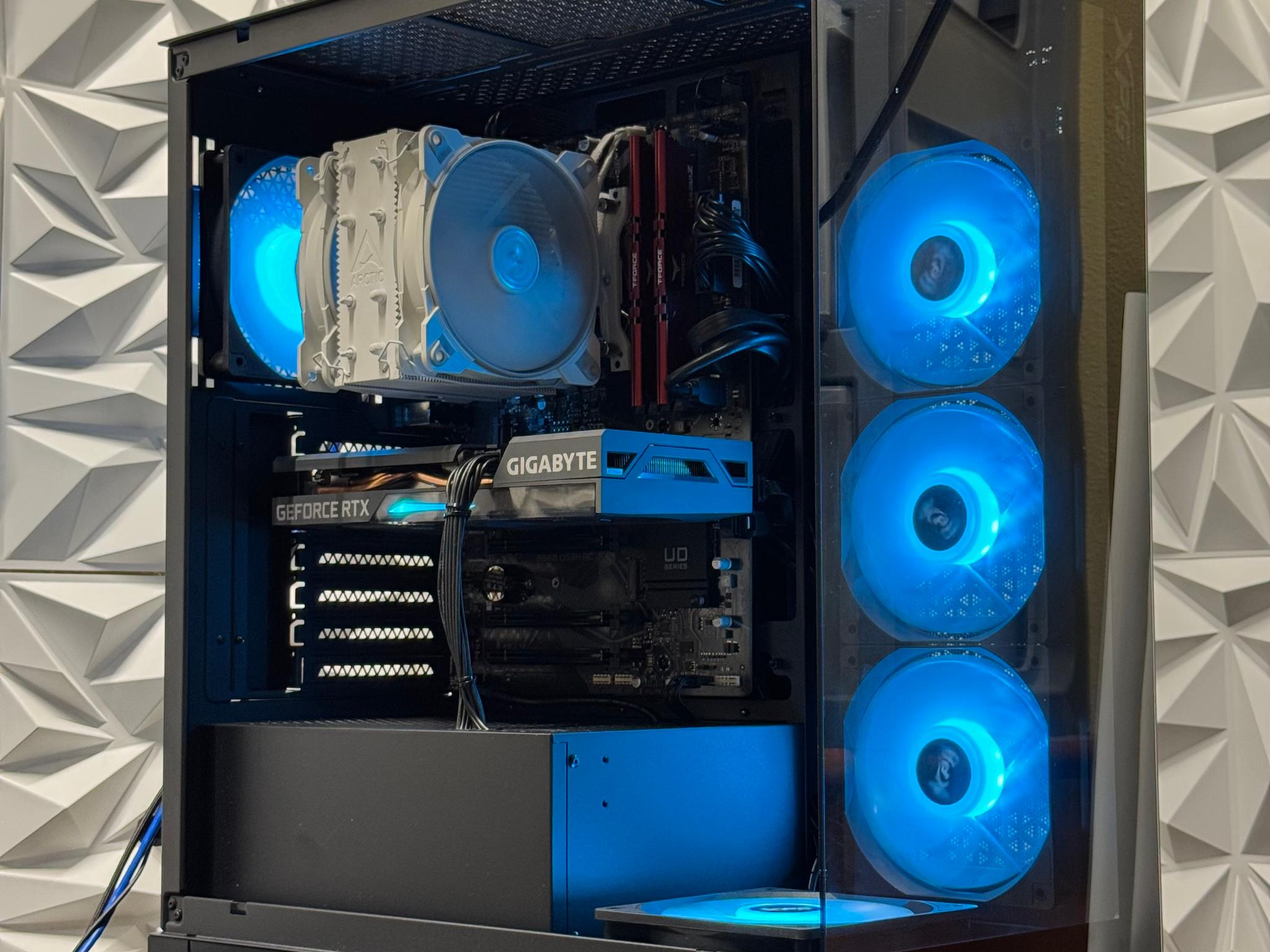 i7-11700F / RTX 3060 Ti / 32GB Ram / 256GB SSD + 2TB HDD / 600w power supply