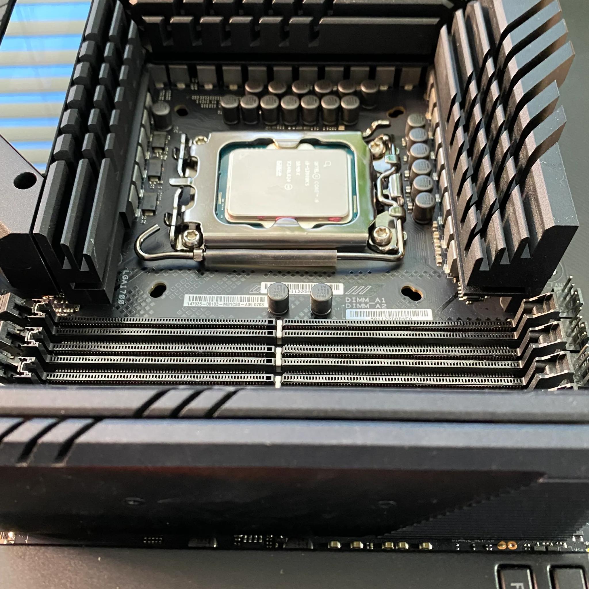 ROG Maximus Extreme Z790 Paired with Intel Core 19-13900KS