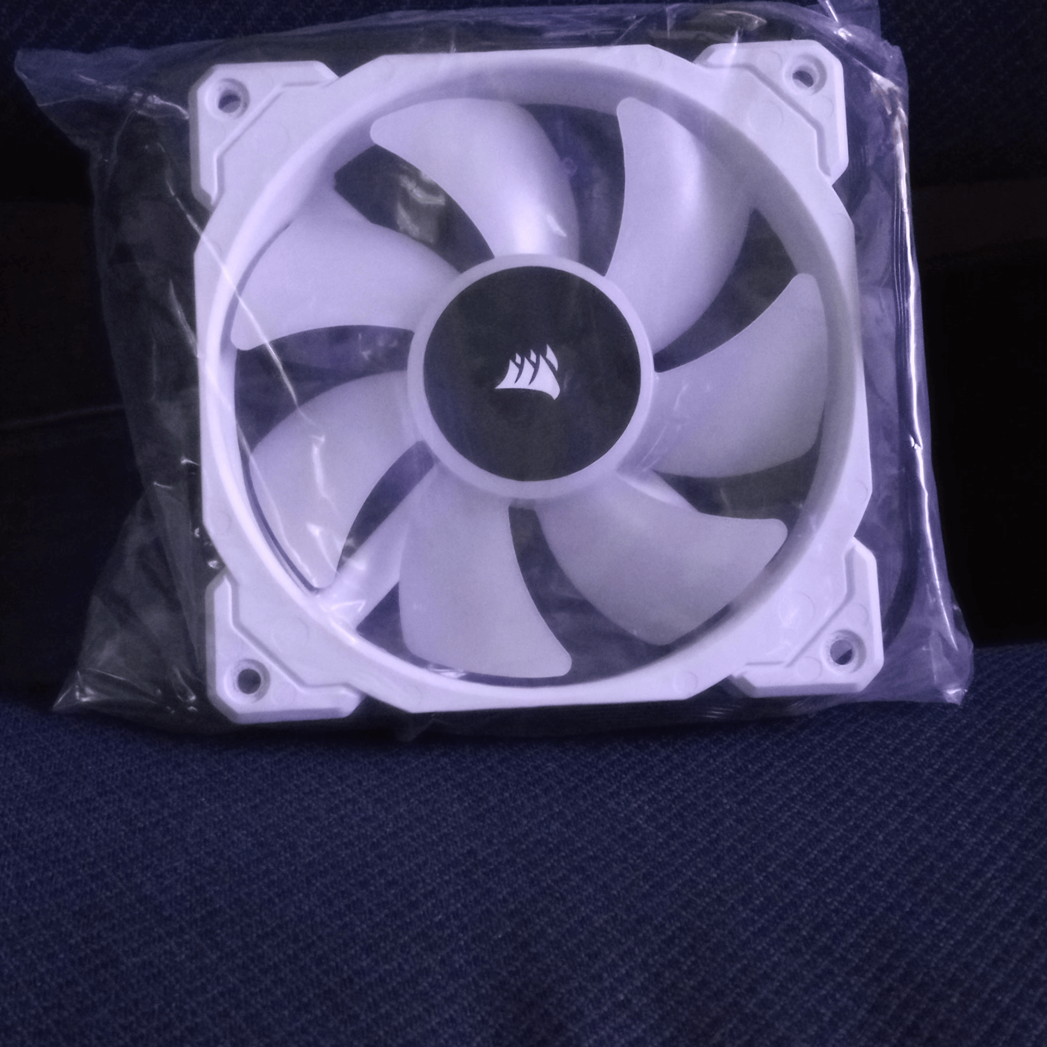Corsair ML120 RGB White Magnetic Levitation Fans (Dual Pack)