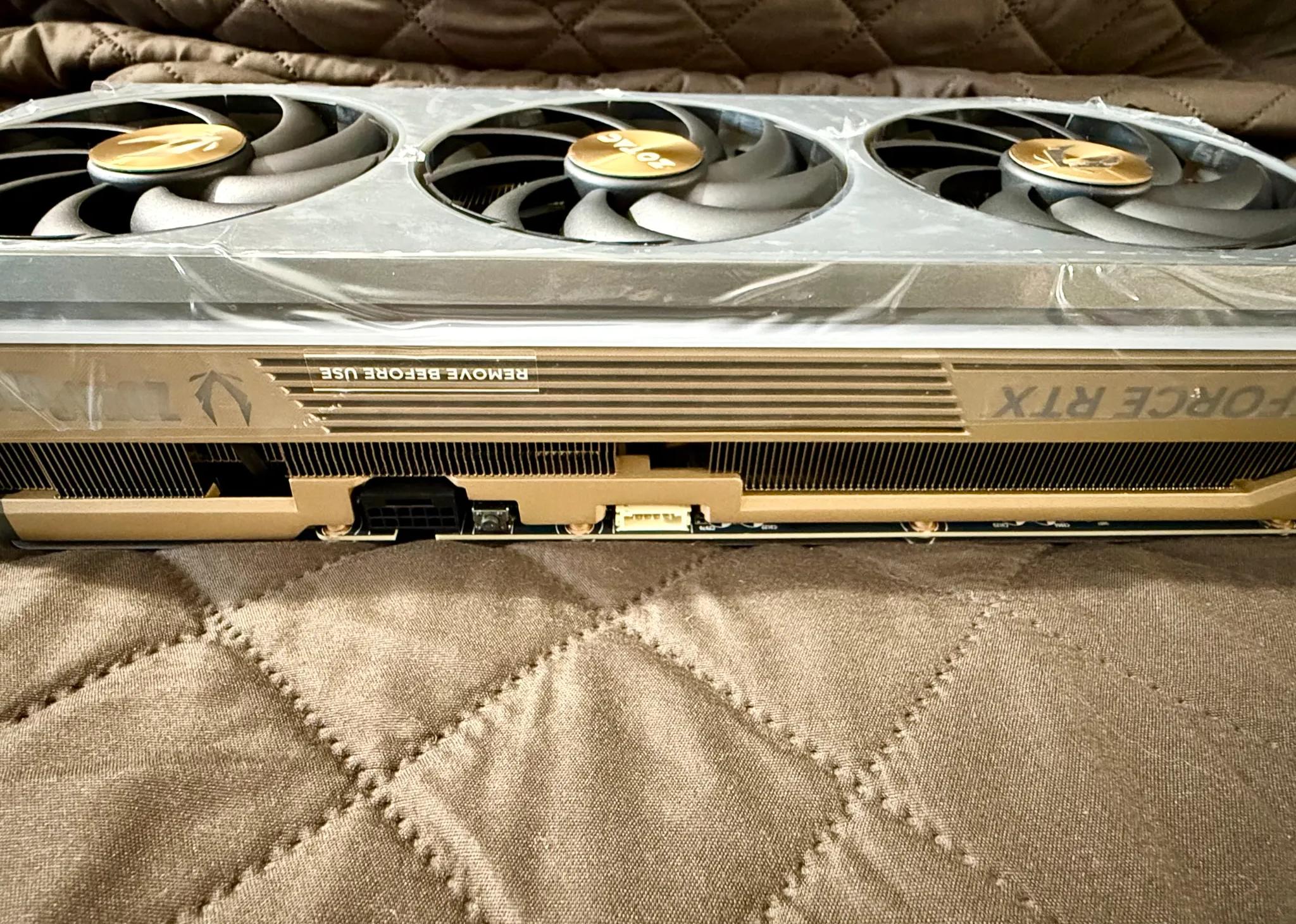 ZOTAC Gaming GeForce RTX 5090 AMP Extreme Infinity - DLSS 4 - 32GB - GDDR7