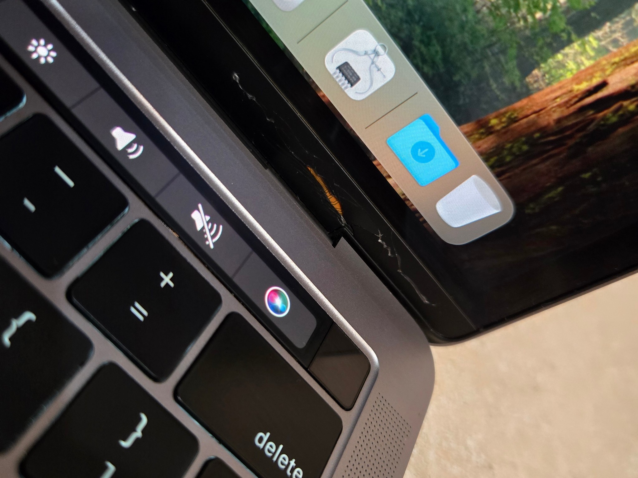 Apple Macbook Pro 13 Inch Laptop - 2019 - intel i5 - 128GB SSD - Model A2159