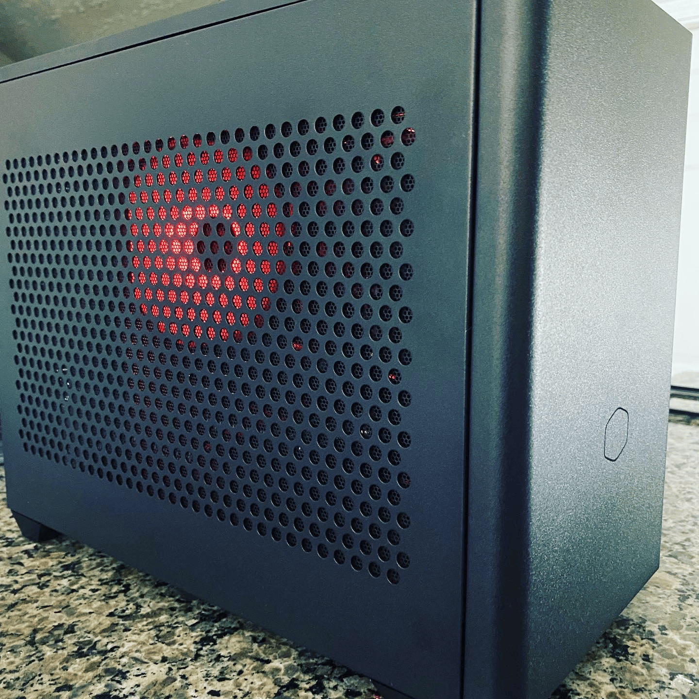 SFF Gaming PC: Ryzen 7 3700X/RTX 3050