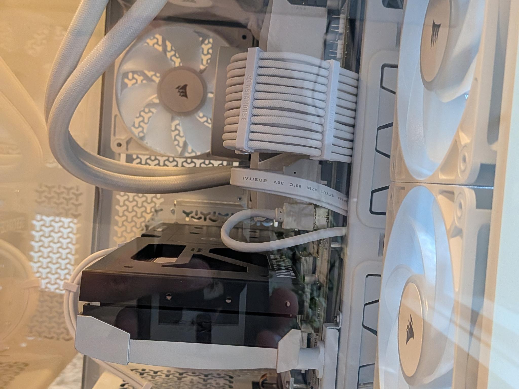 Pristine All-White Gaming PC | i7-14700K | RTX 5060 Ti | 32GB DDR5