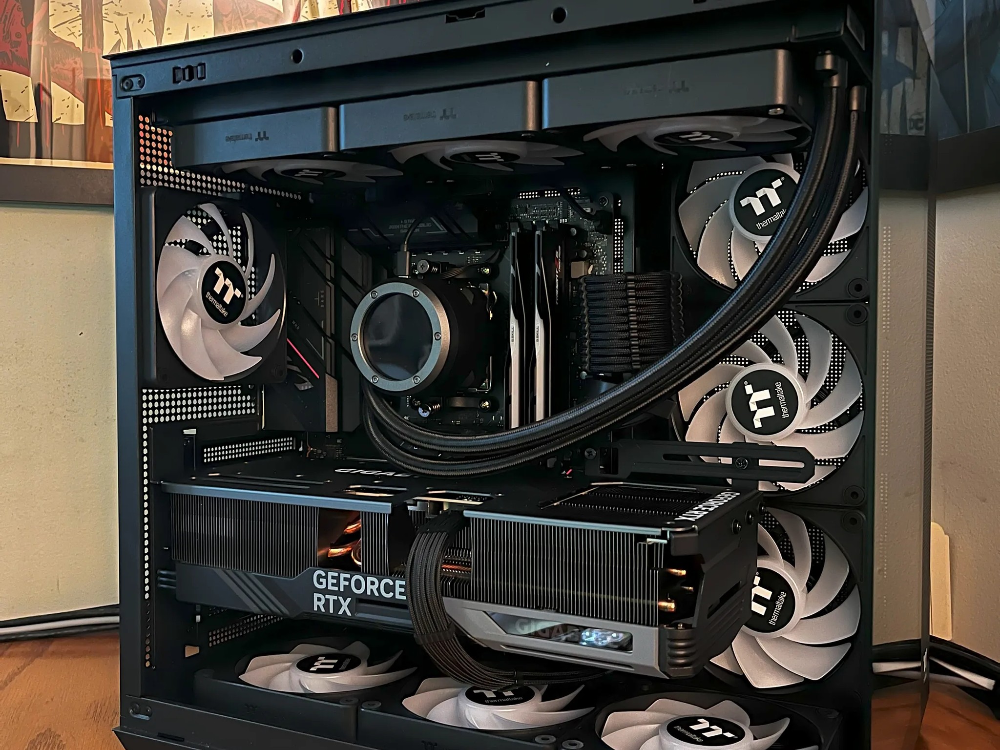 "THE CUBE" - RTX 4080 SUPER OC | Ryzen 7 7800X3D | 32GB CL 32 @6400 MT/s | 4TB | 1000W Platinum