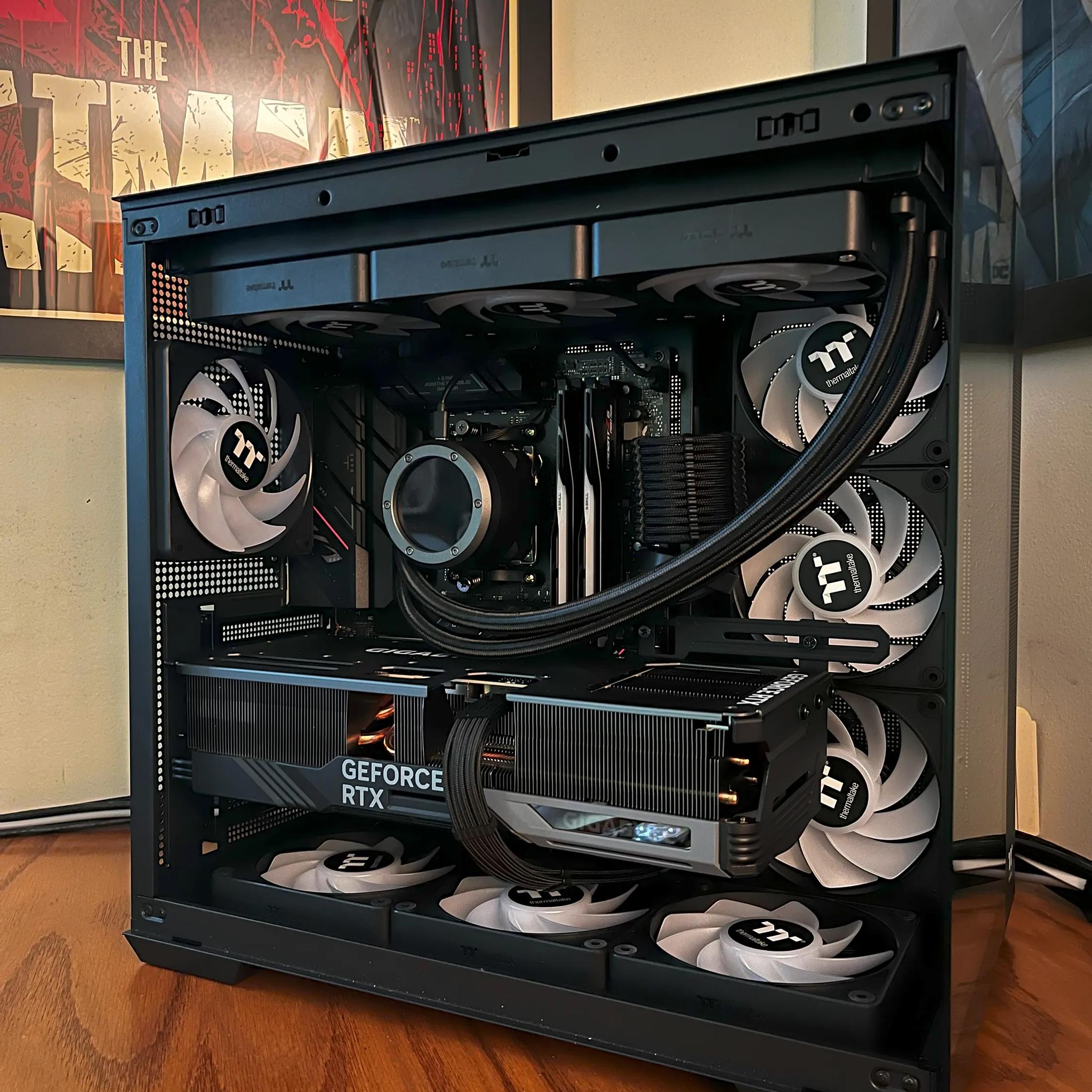 "THE CUBE" - RTX 4080 SUPER OC | Ryzen 7 7800X3D | 32GB CL 32 @6400 MT/s | 4TB | 1000W Platinum