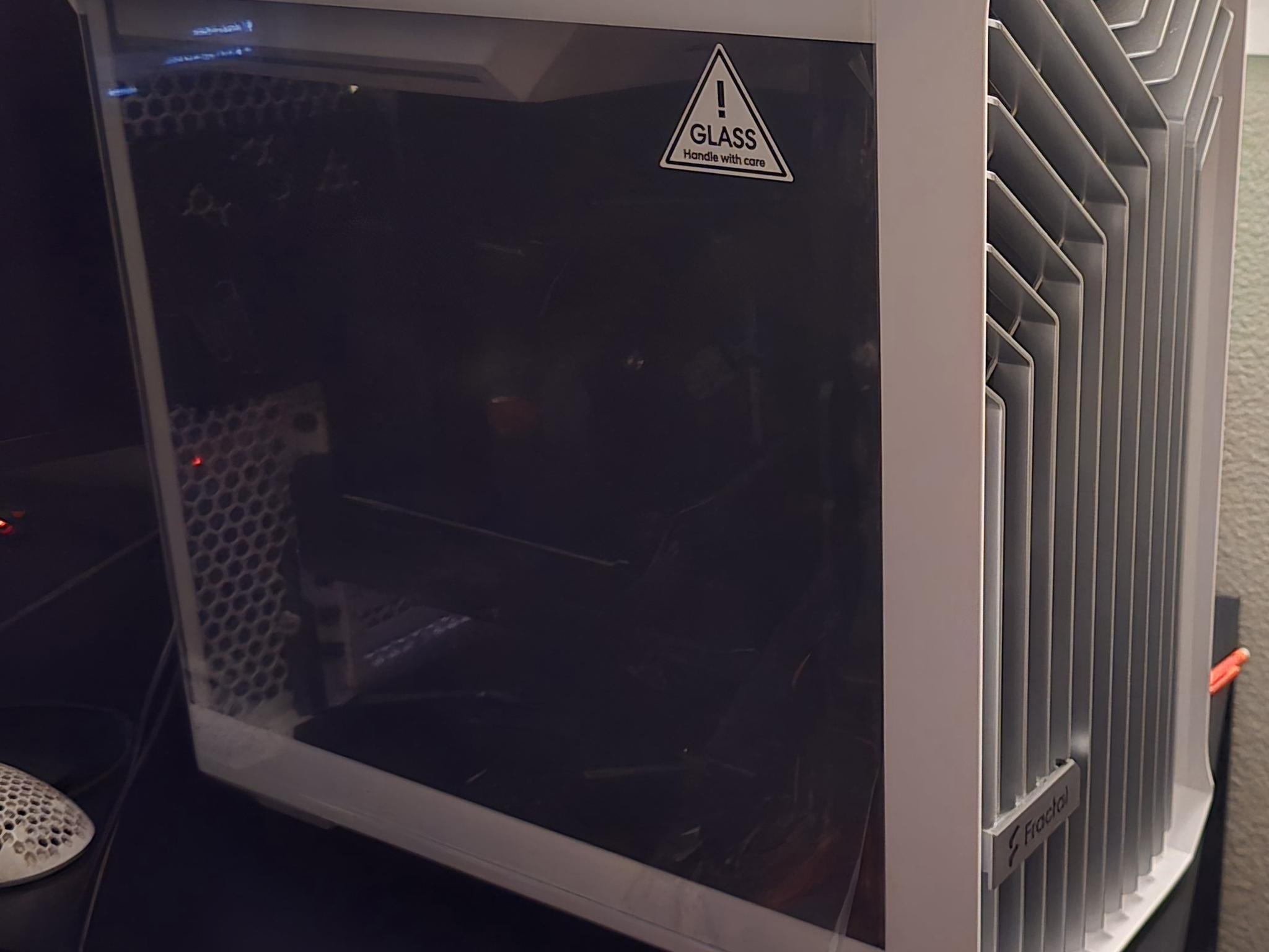 BLACK AND WHITE ENTRY GAMING/STREAMING PC FOR 1440P: 4070, I-7 13700KF, 32gb DDR5, 2TB SN850X