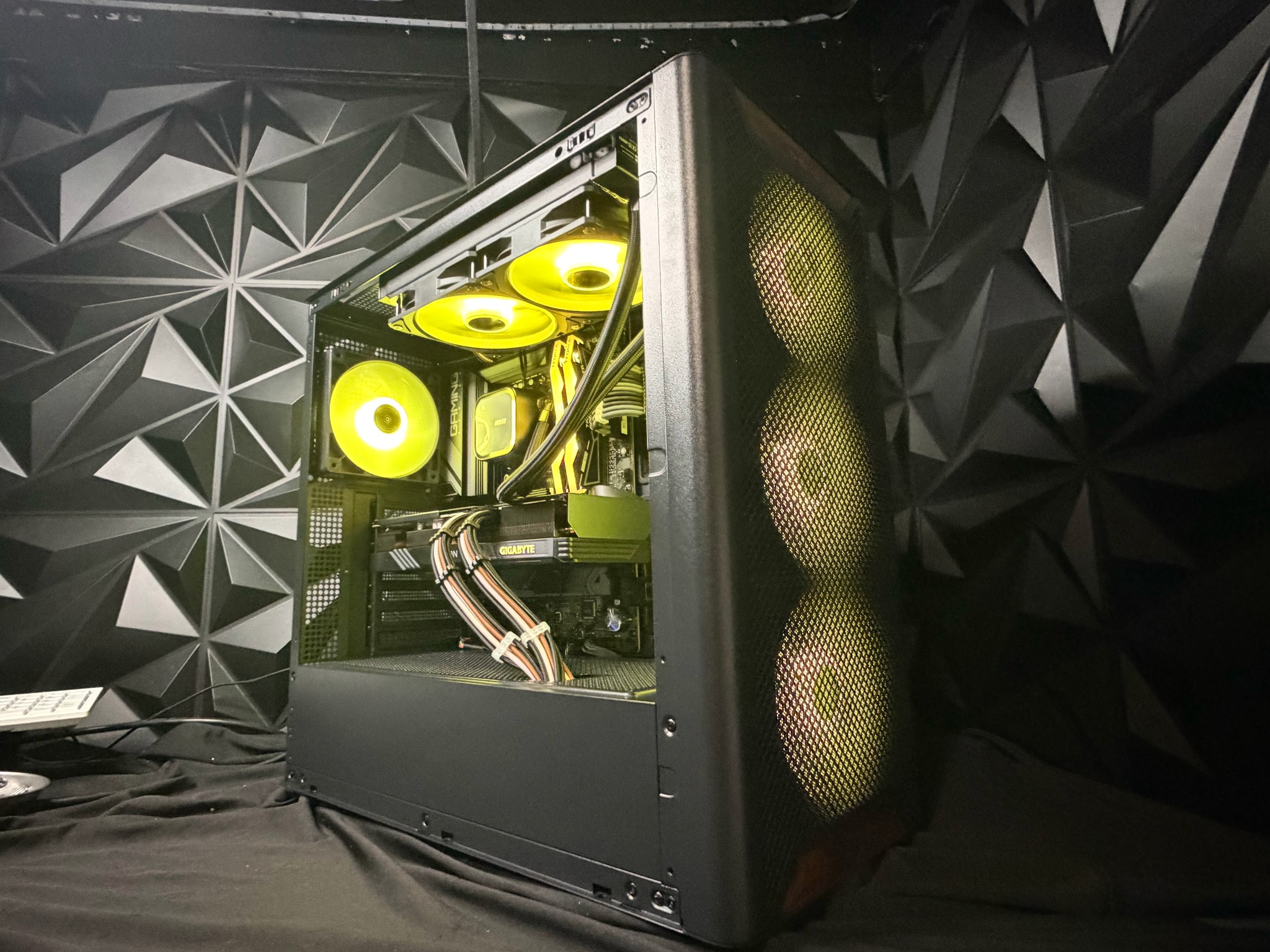 🌑🌲 MIDNIGHT WOOD 76 🌲🌑Ryzen 5 7600X| RX 7600XT 16 GB | 16 GB DDR5| 1.5 TB NVMe| 650W PSU