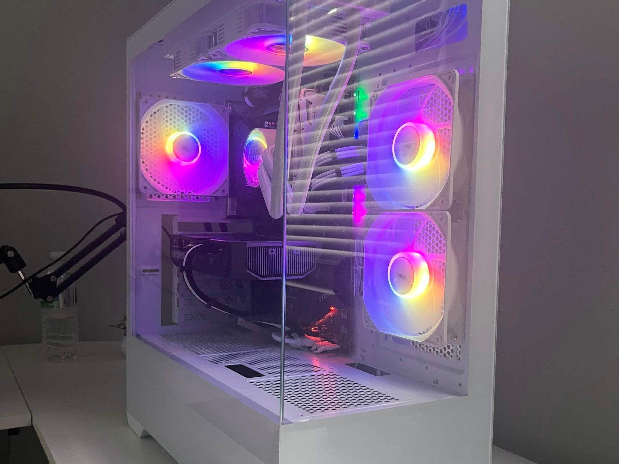🖥️ RTX 5060 | Ryzen 5 5600x | 32gb DDR4 Ram | Water Cooled White Gaming PC