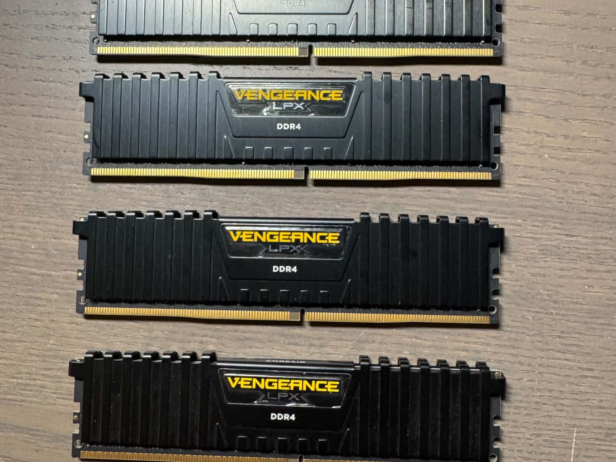 Corsair Vengeance LPX 64GB (4x16GB) DDR4 RAM 2666MHz CMK64GX4M4A2666C16