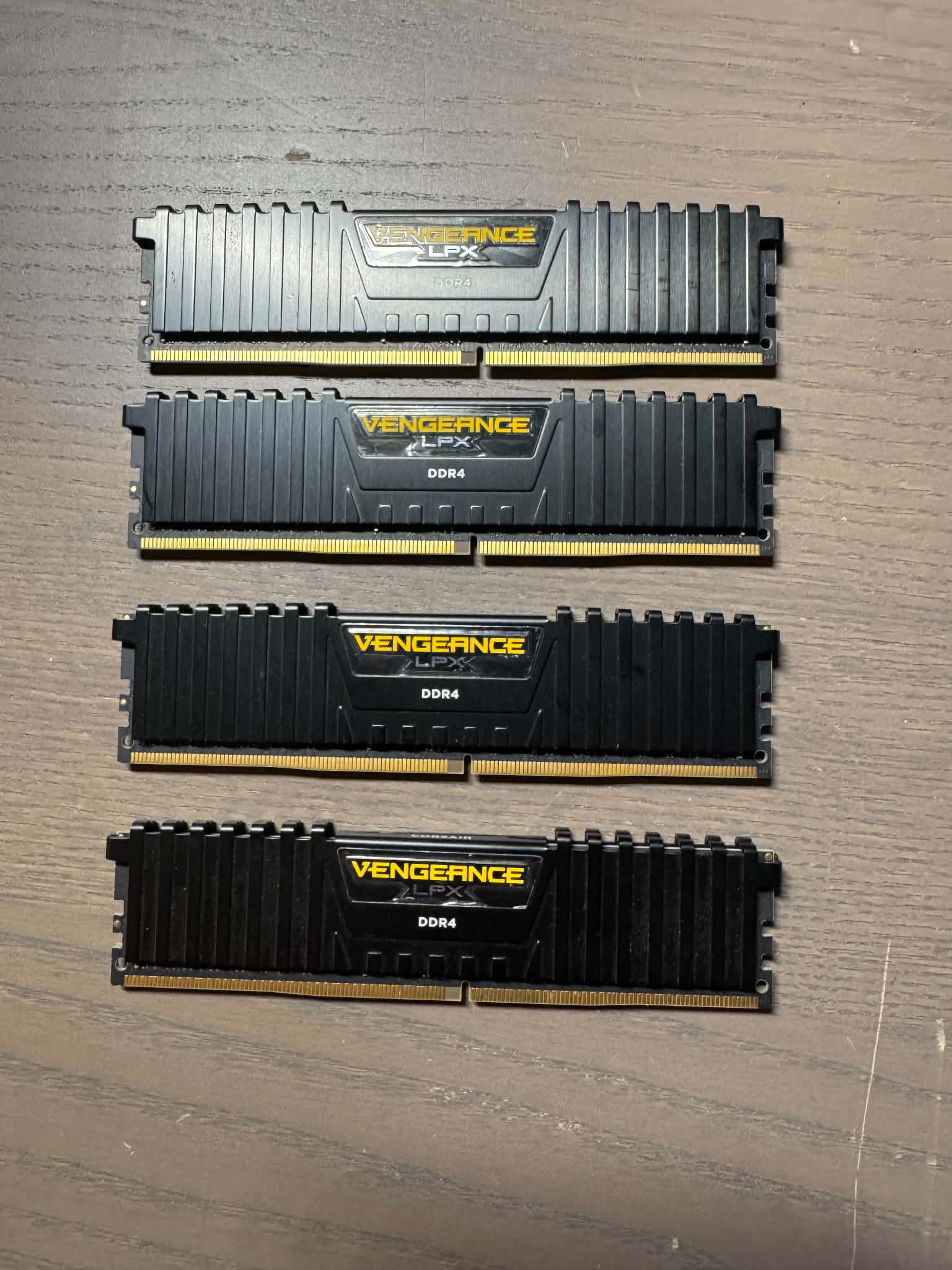 Corsair Vengeance LPX 64GB (4x16GB) DDR4 RAM 2666MHz CMK64GX4M4A2666C16