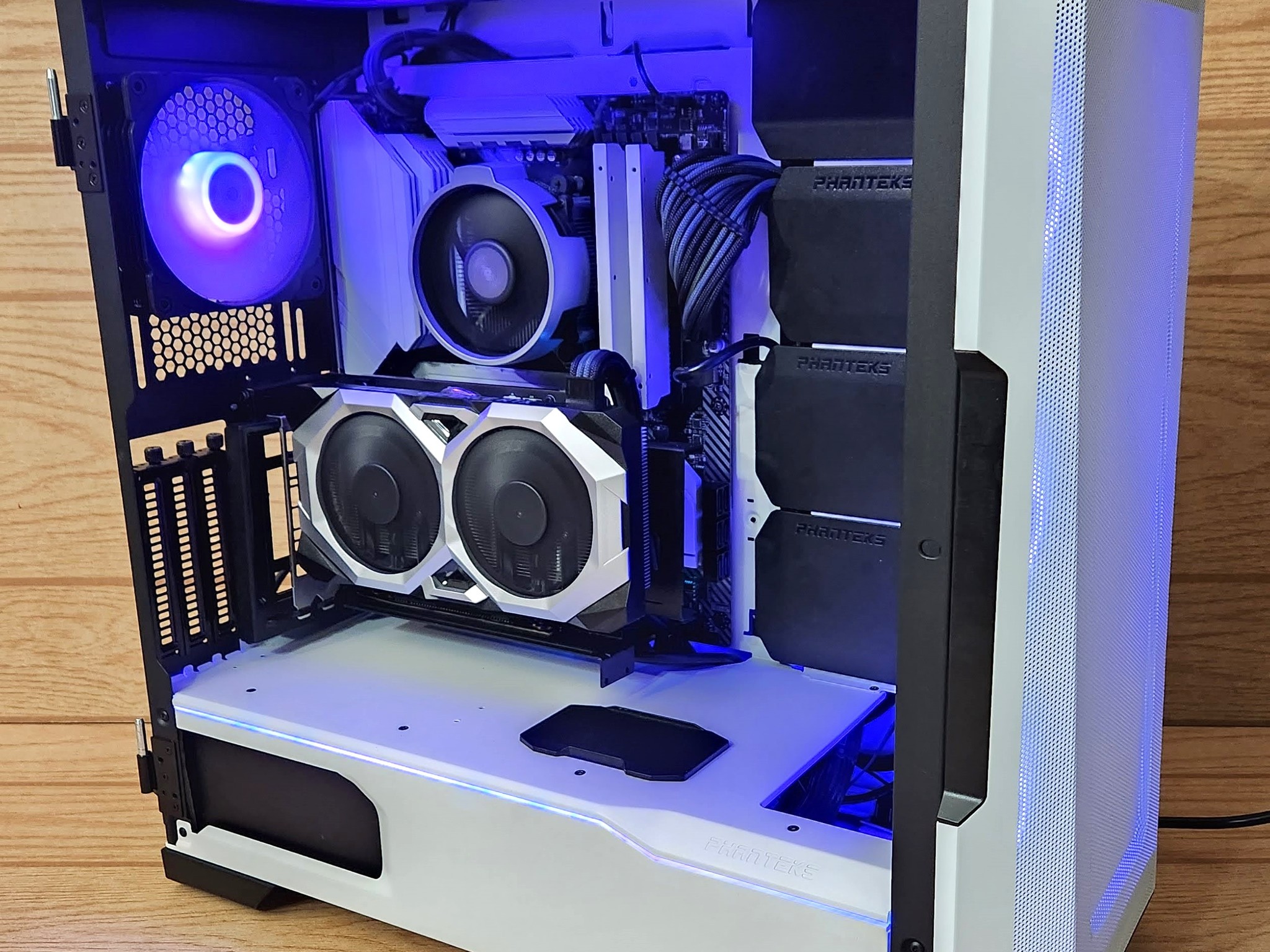 Custom RGB Gaming PC: R5 3600 RTX 2060 1TB SSD 16GB RAM