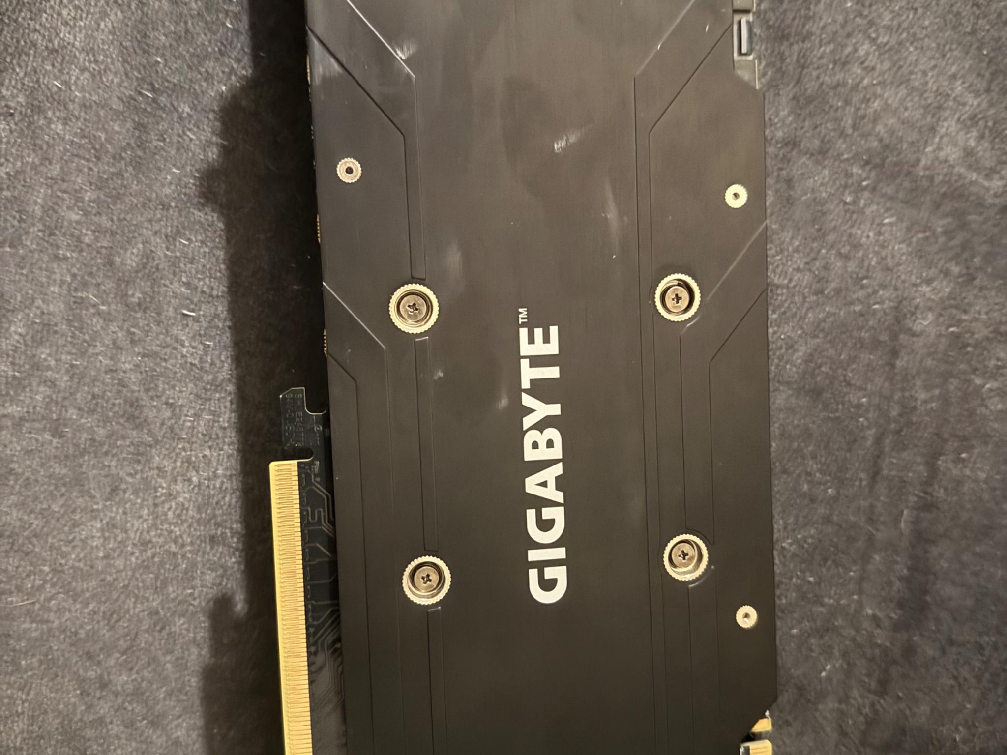 AMAZING CONDITION GIGABYTE GTX 1070 TI 8GB