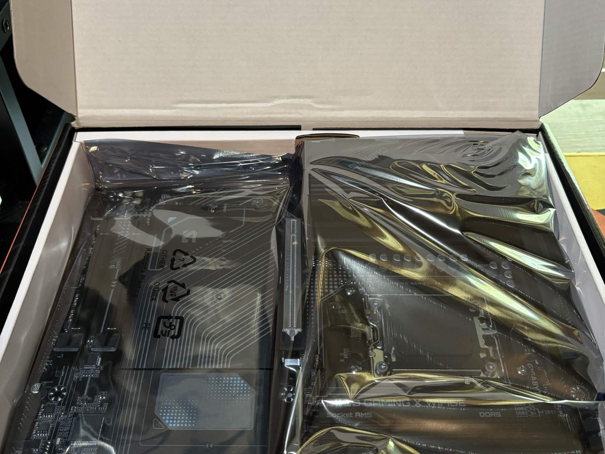 Gigabyte B850 Gaming X WiFi AM5 DDR5 Motherboard New/Open Box (ED)