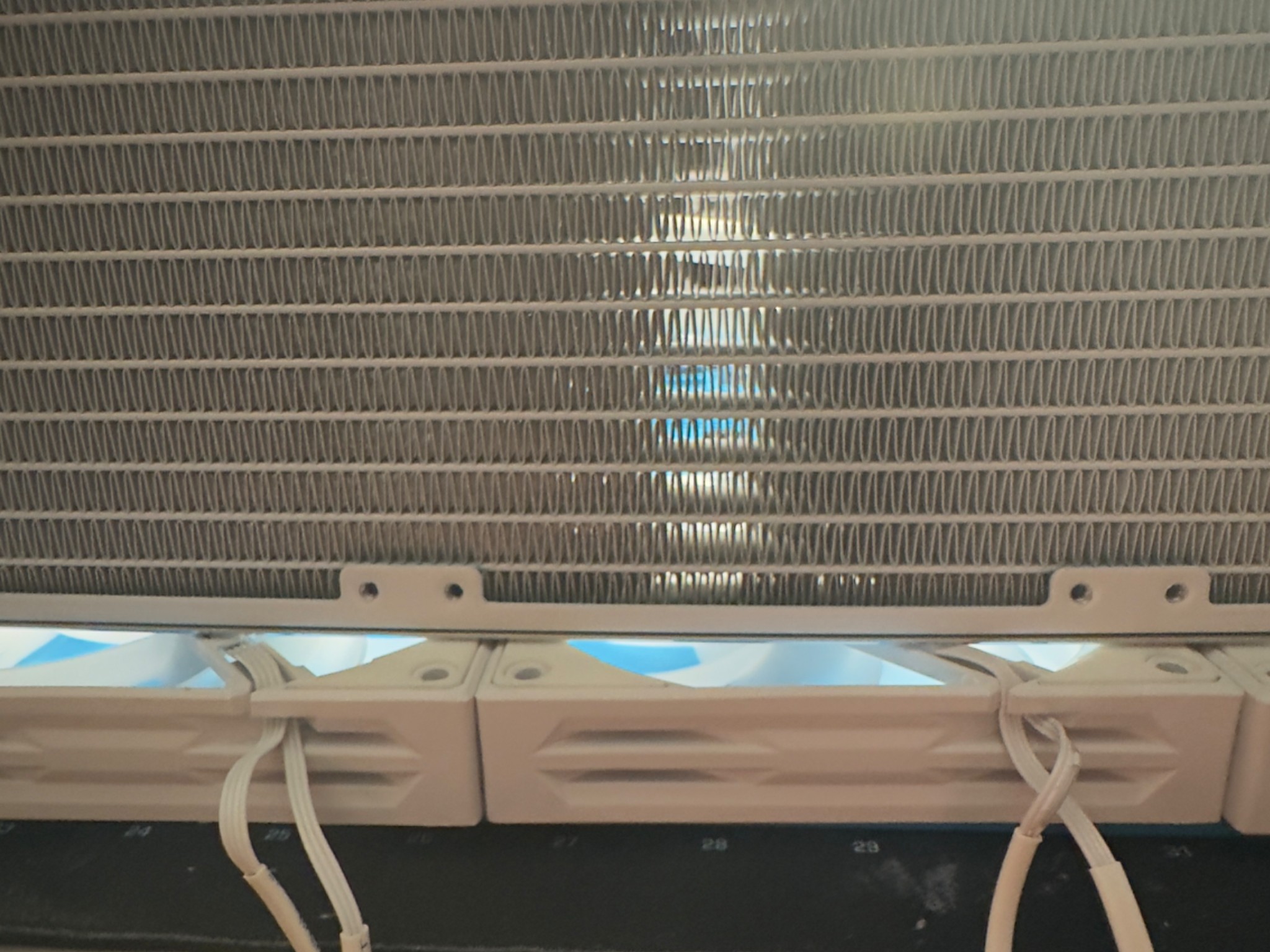 USED-VERY GOOD Lian Li Galahad 360 AIO RGB - White w/Box and all components including fans.
