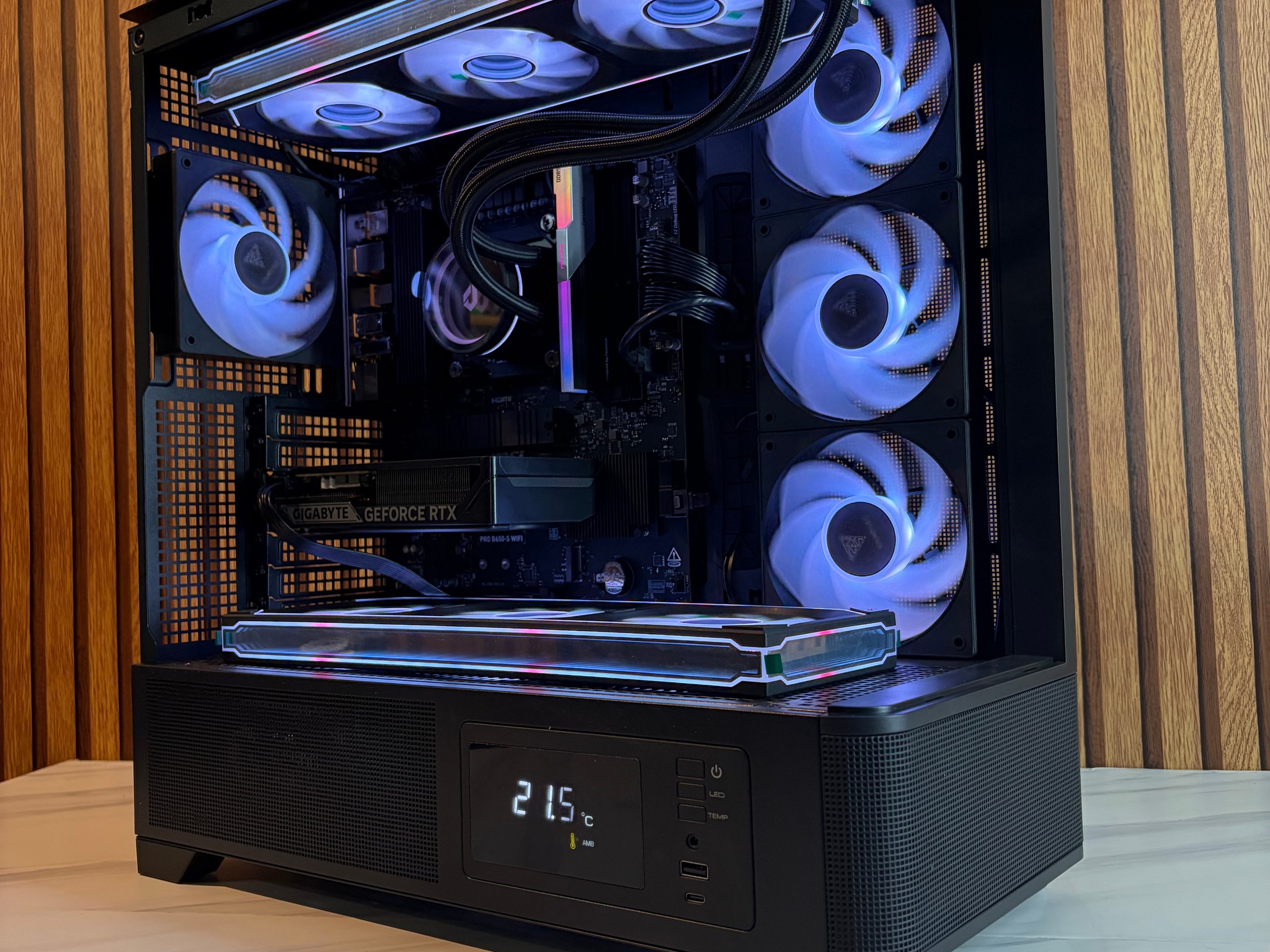 RTX 5060 | RYZEN 5 9600X | 24GB DDR5 | 1TB SSD| 360MM AIO | 750W