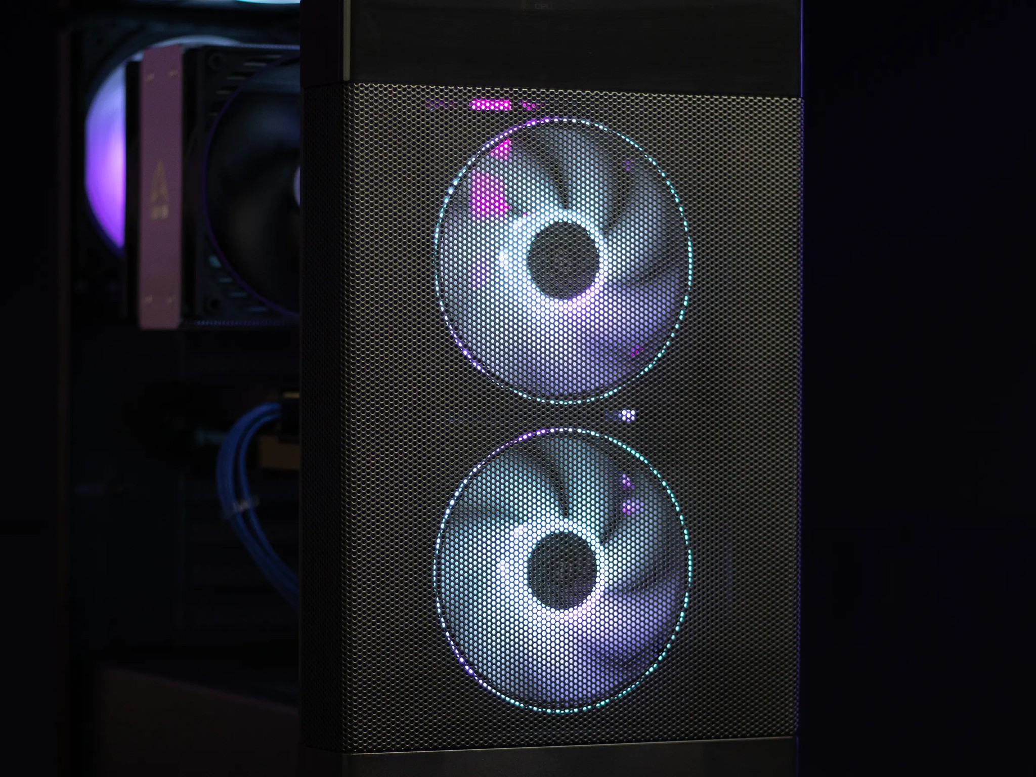“Cyb3rThr4sh3r” RX 7600 8GB  Ryzen 5 5600G 32GB Windows 11 Pro 2.3TB Workstation Gaming PC