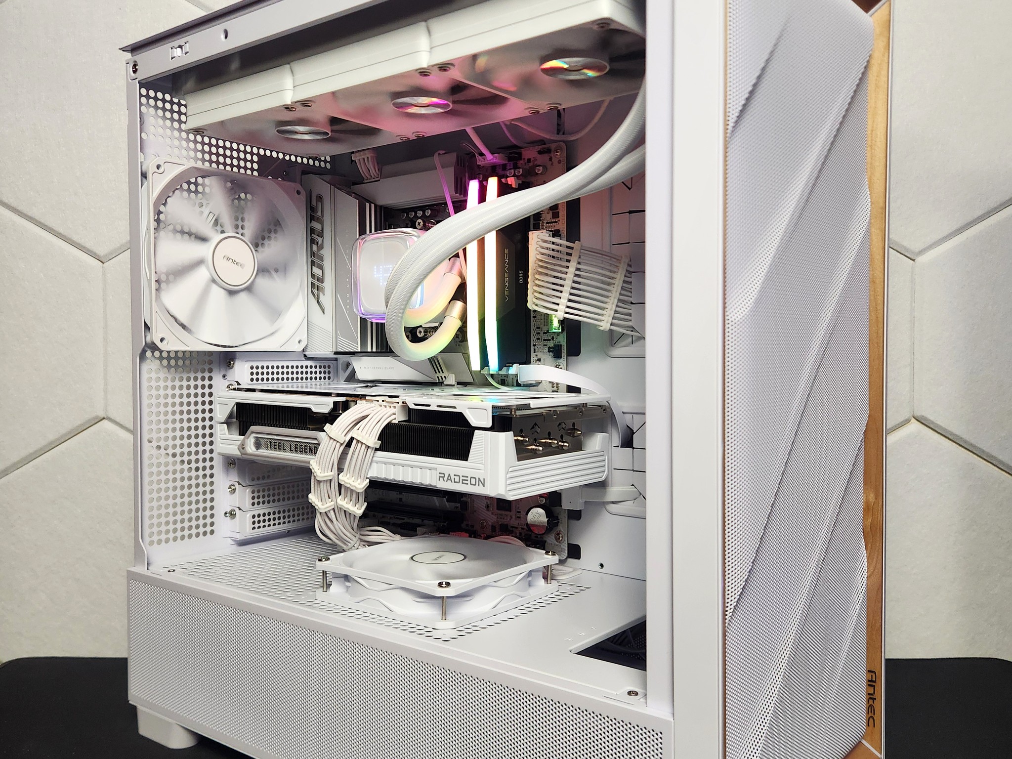 "Fenrir" RX 9070XT | Ryzen 7 7800X3D | 32GB DDR5 | 2TB SSD | Windows 11 Pro